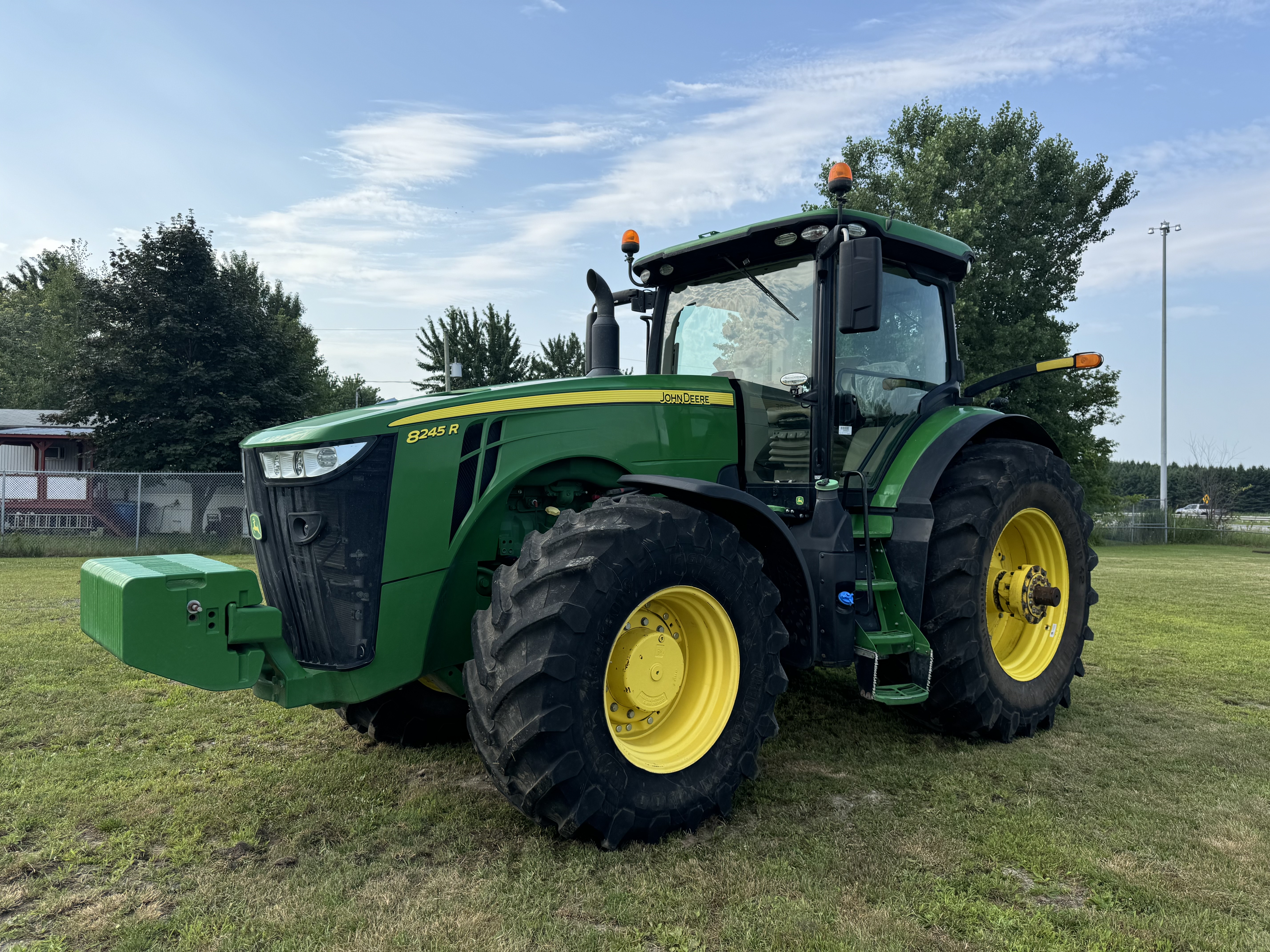 John Deere 8245R