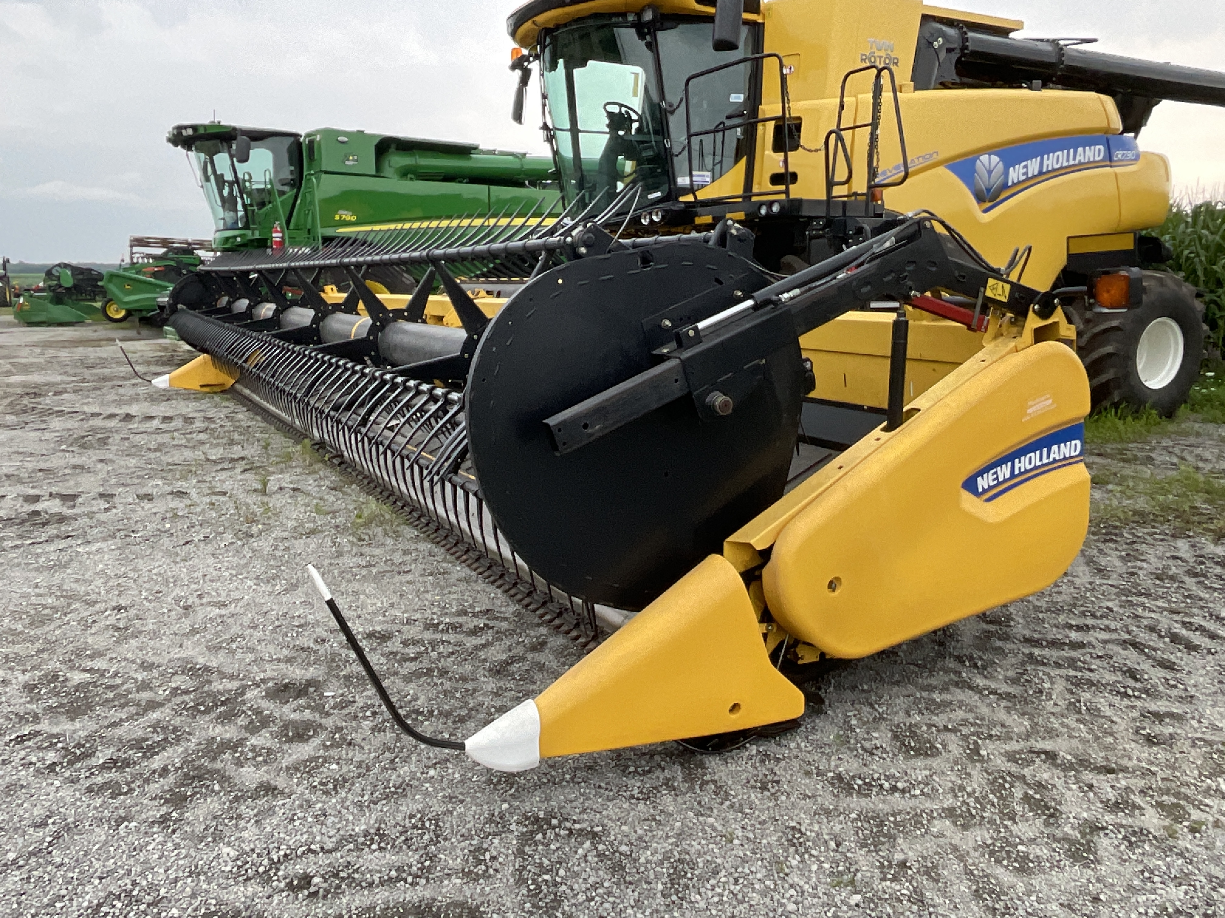 New Holland 880CF-35