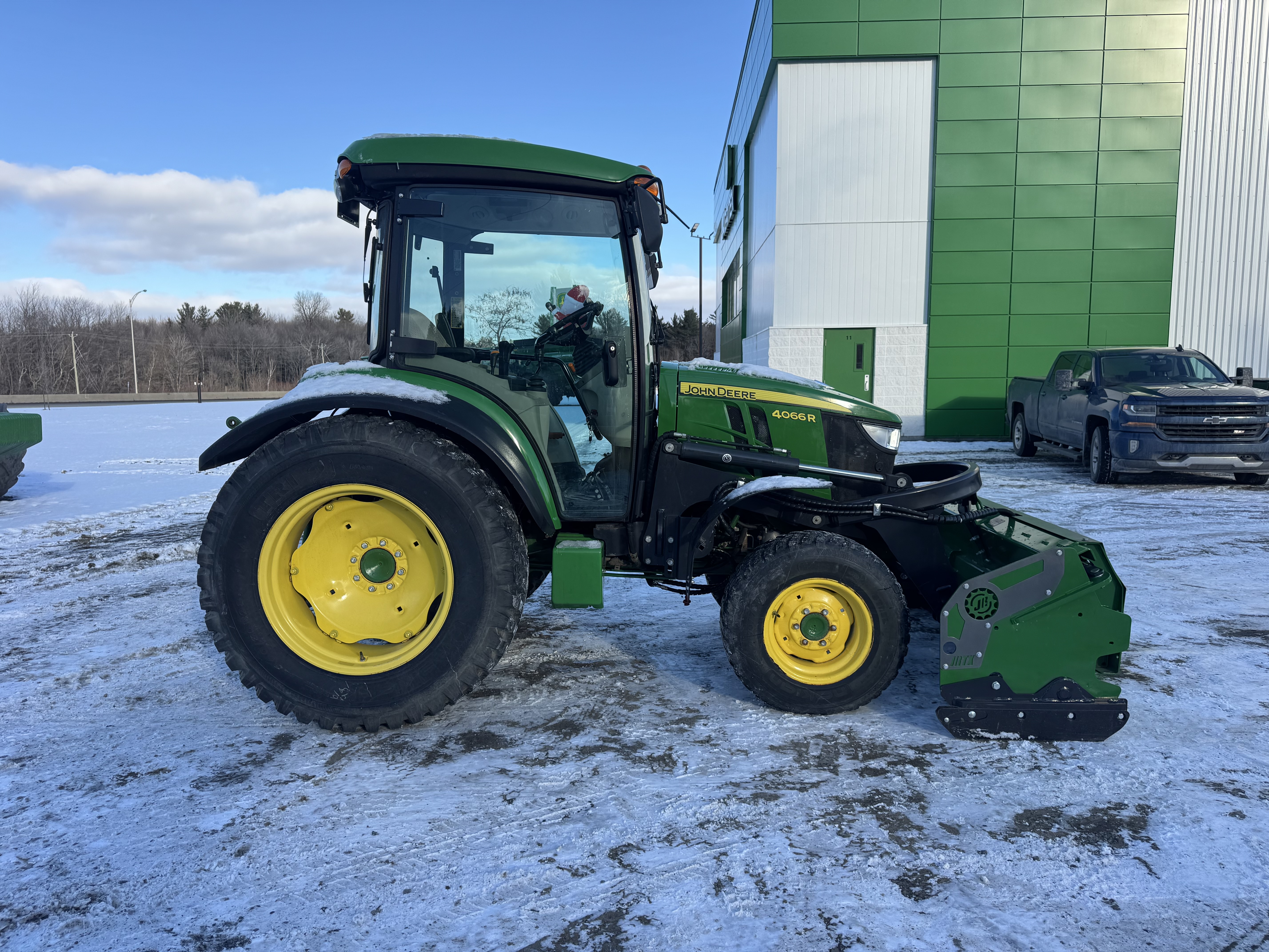 John Deere 4066R NOKIAN GRATTE