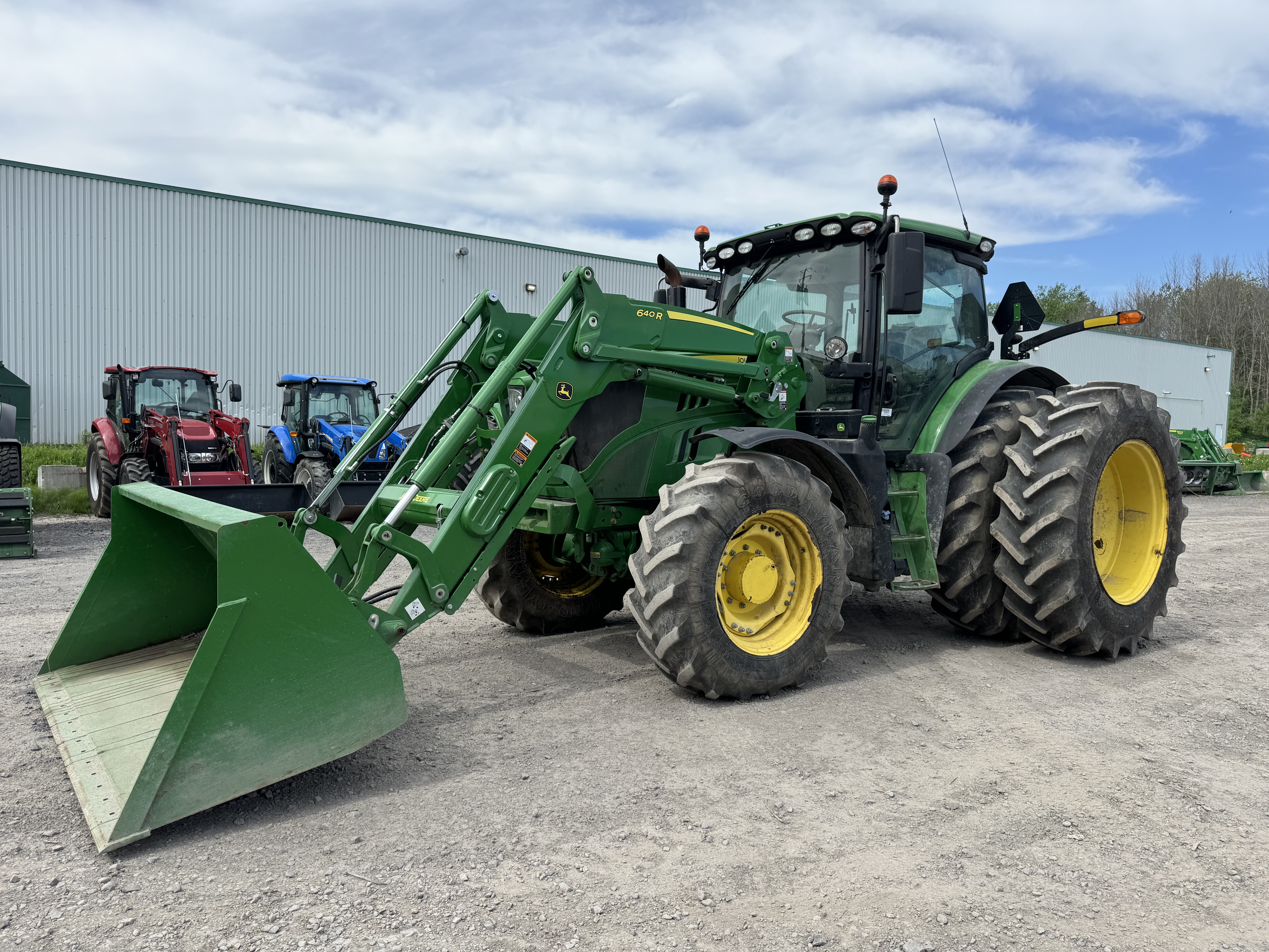 John Deere 6155R 