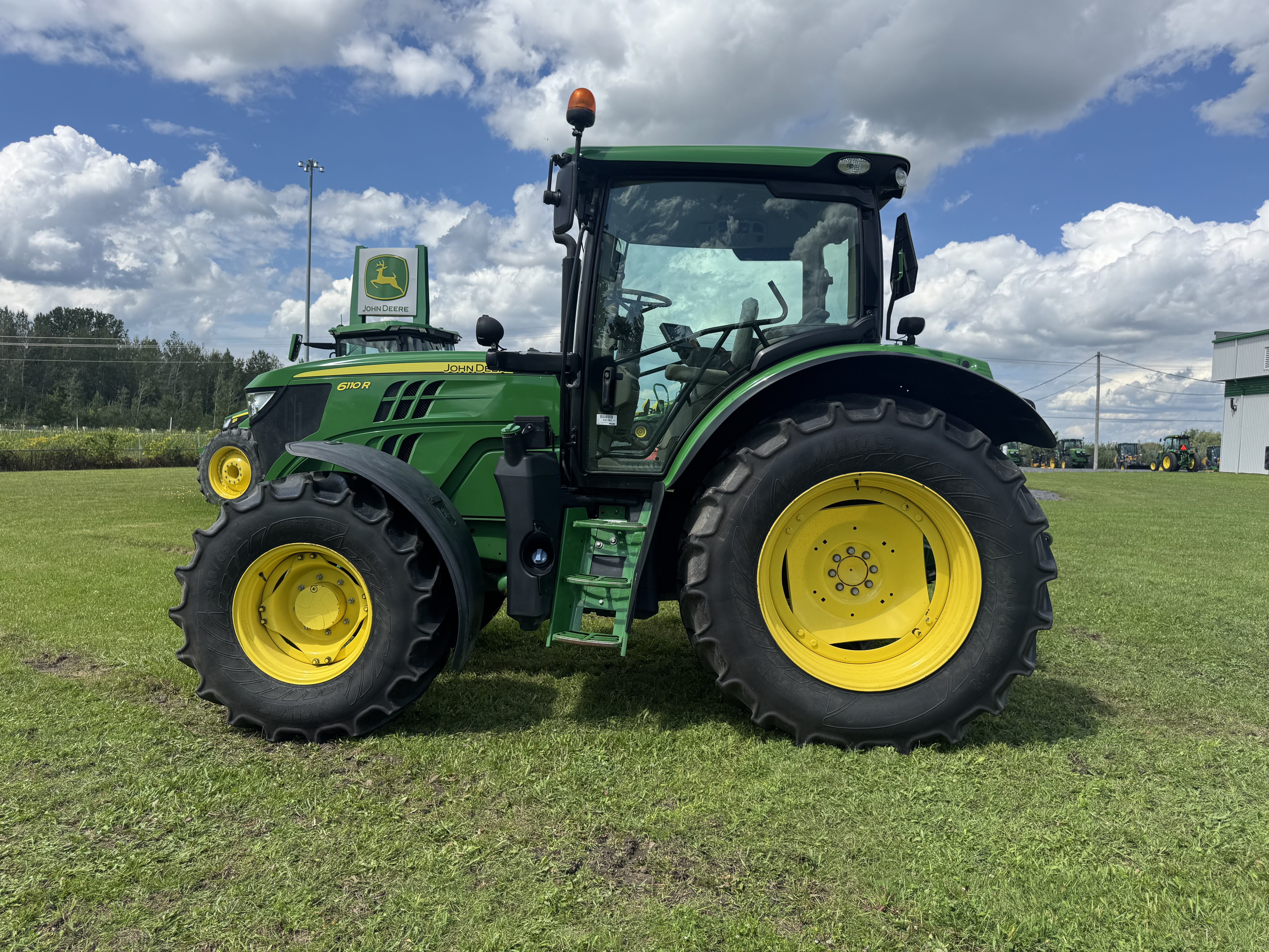 John Deere 6110R