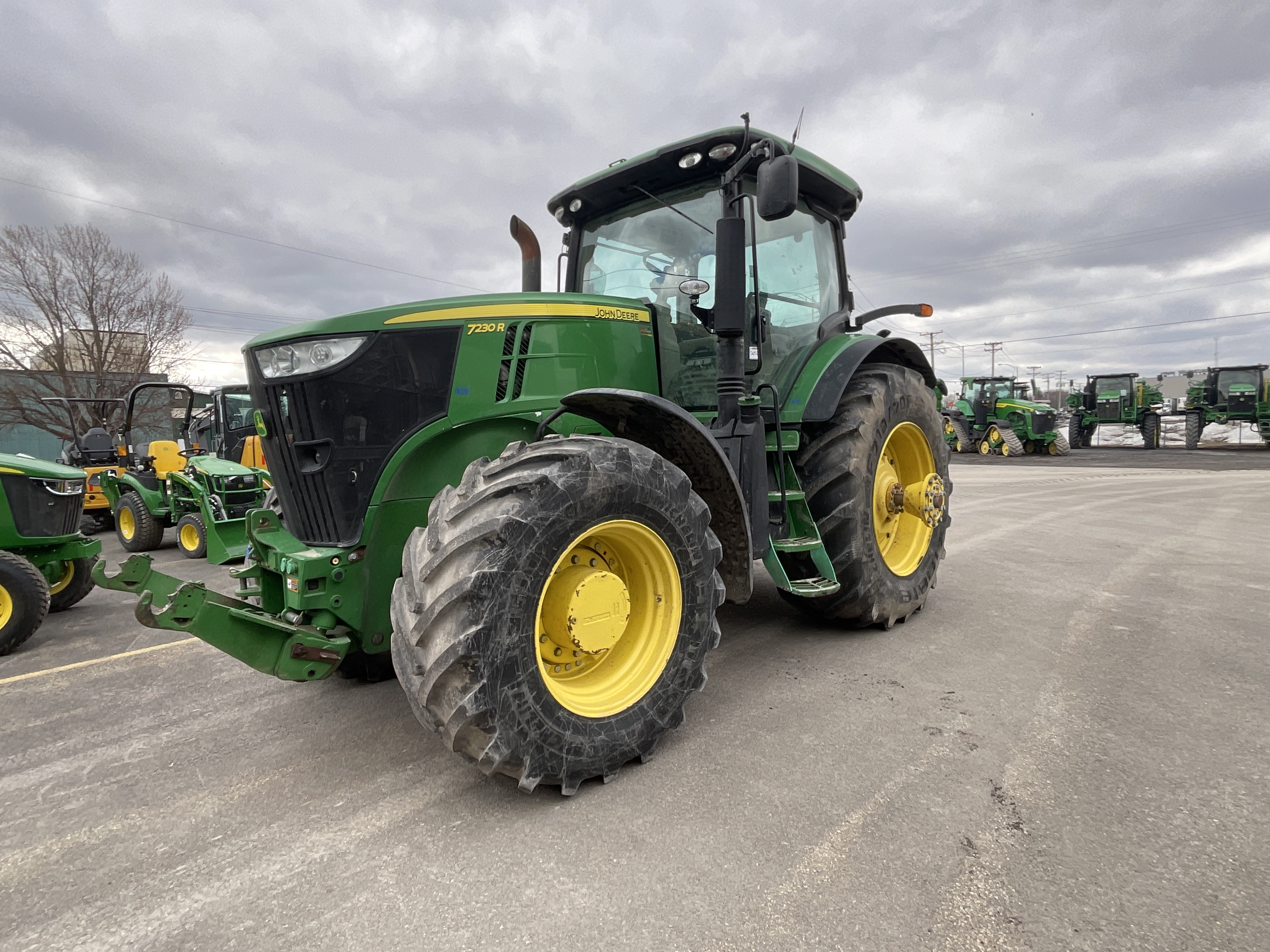 John Deere 7230R FRT HITCH PTO