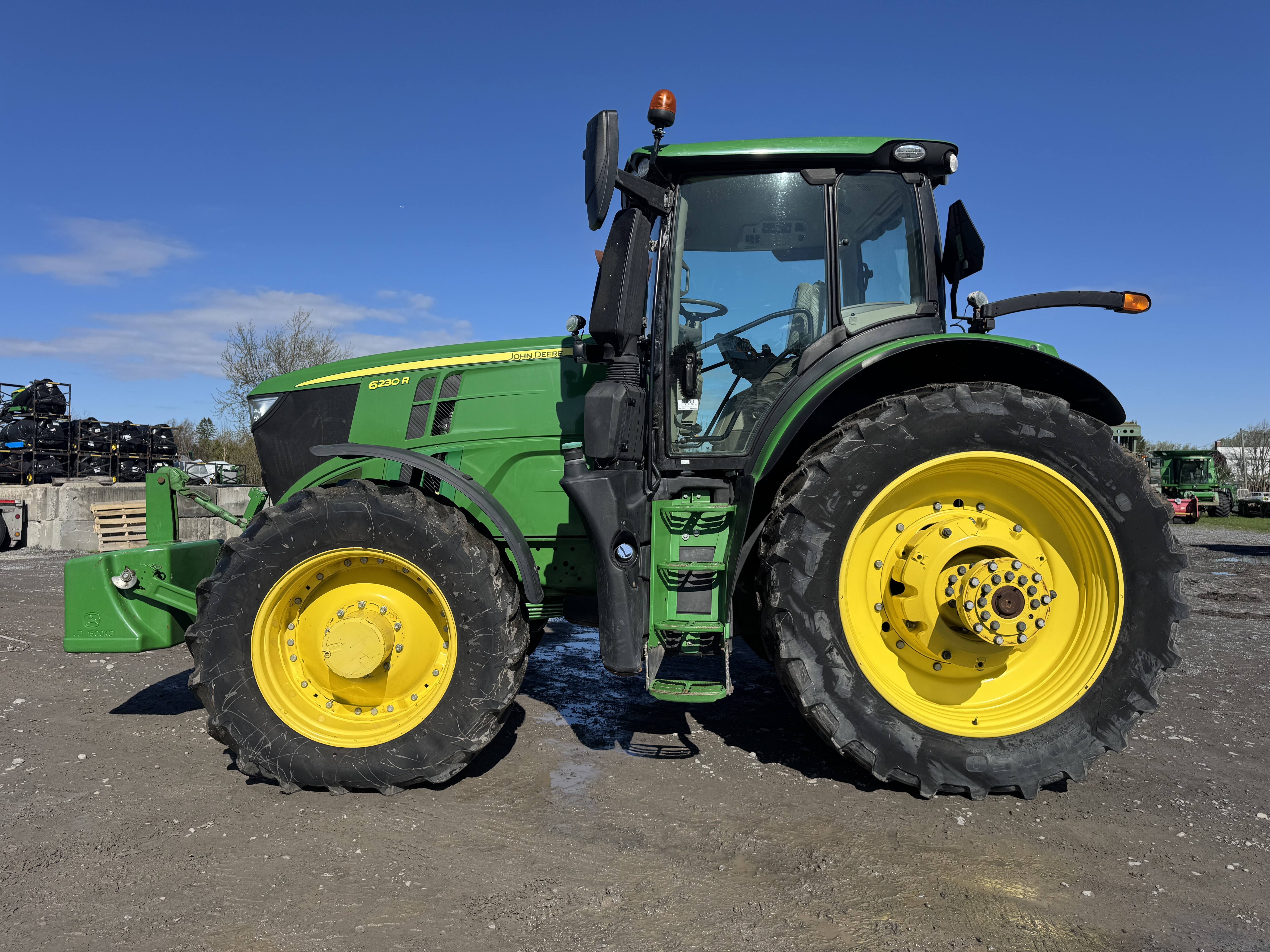 John Deere 6230R FRT HITCH