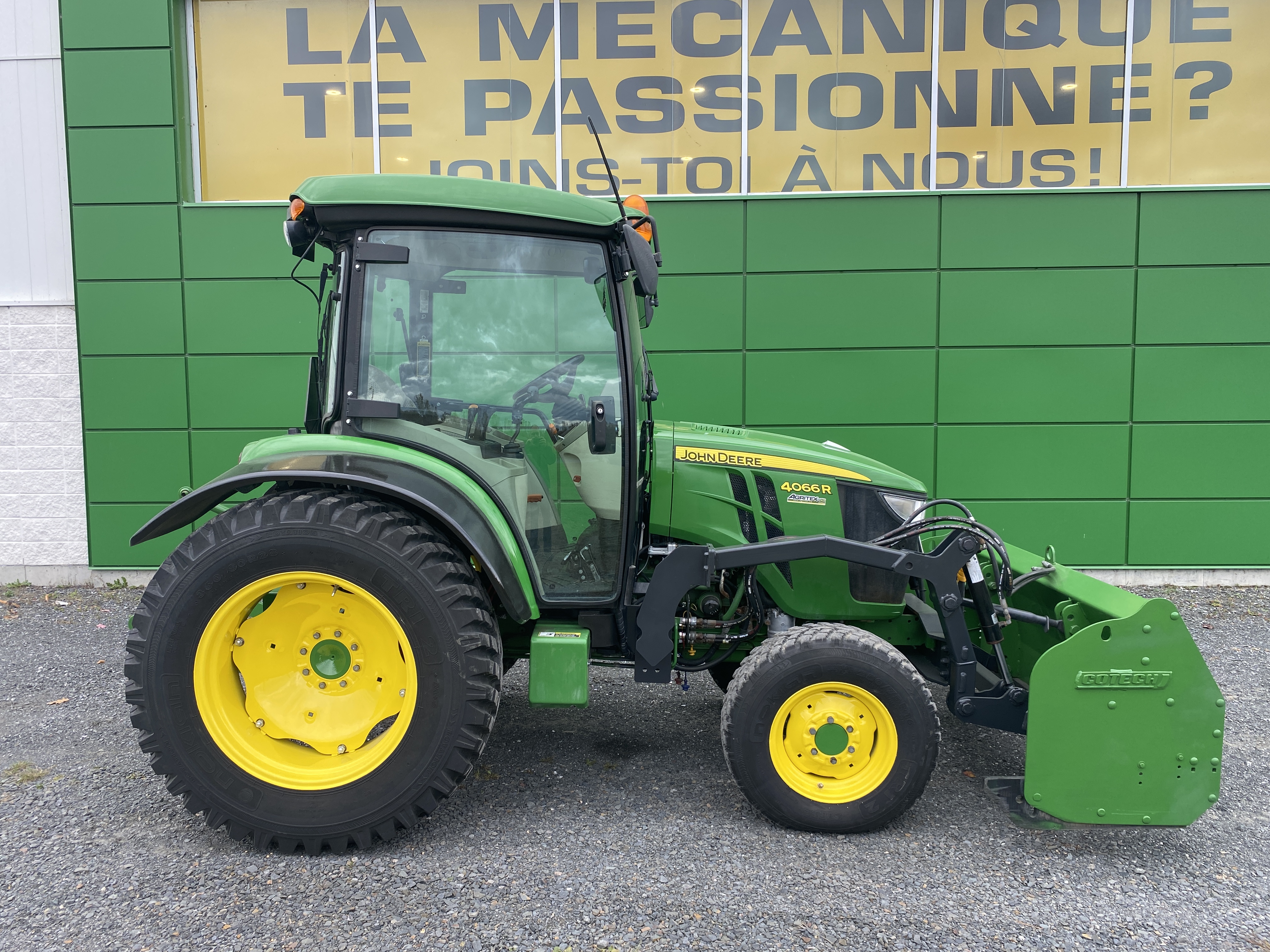 John Deere 4066R GRATTE NOKIAN 