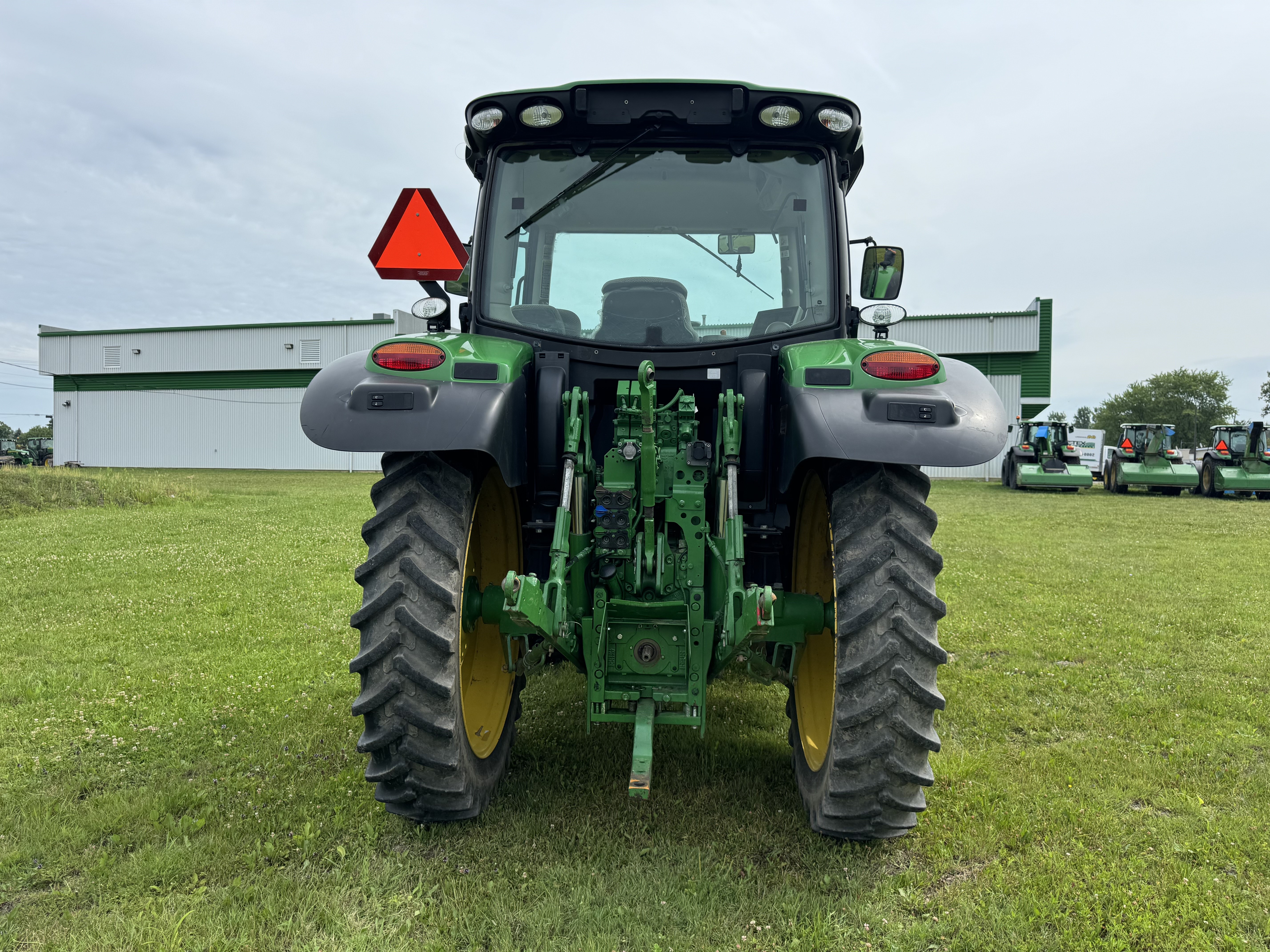 John Deere 6110R 