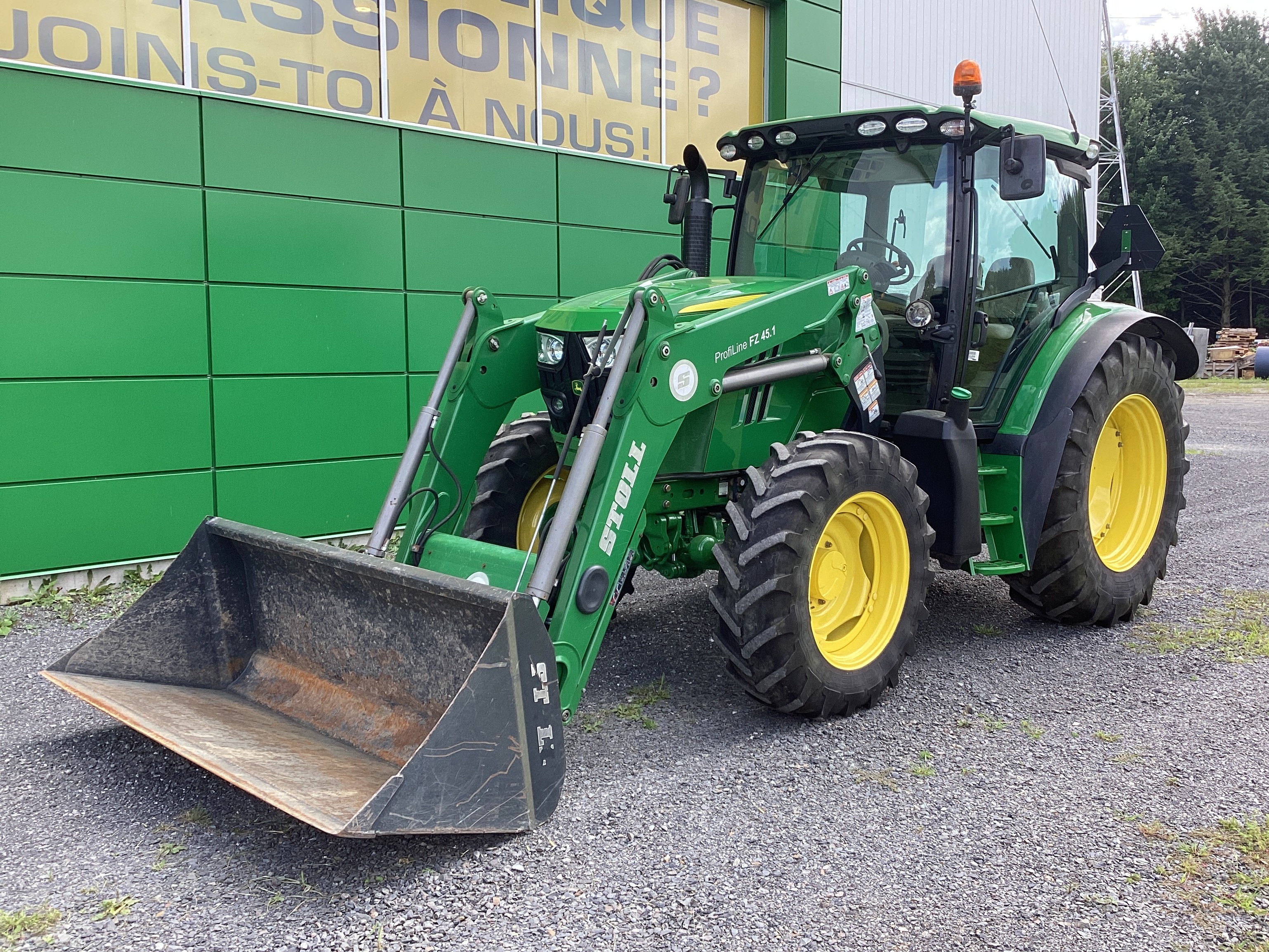 John Deere 6105R