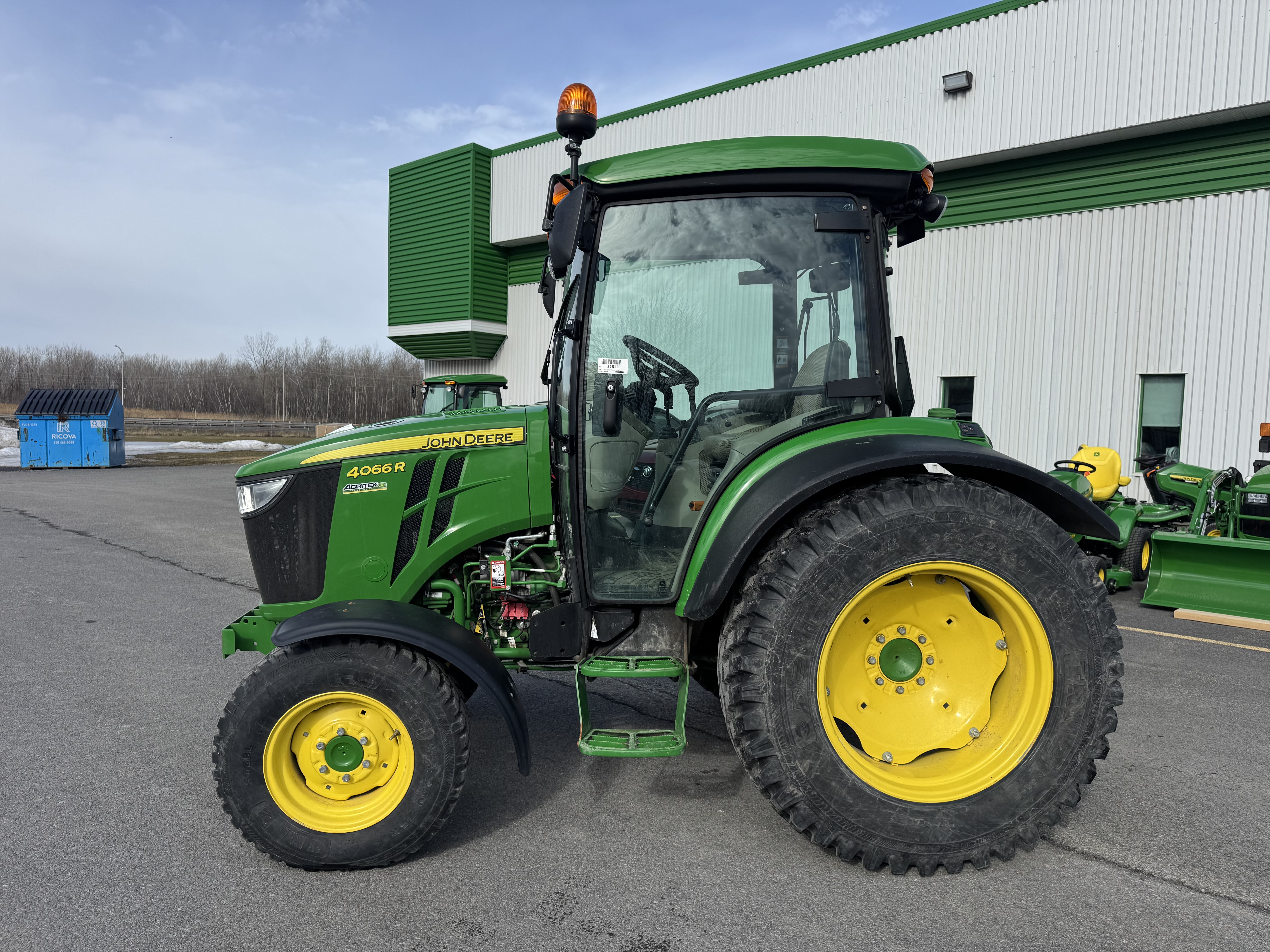 John Deere 4066R NOKIAN 