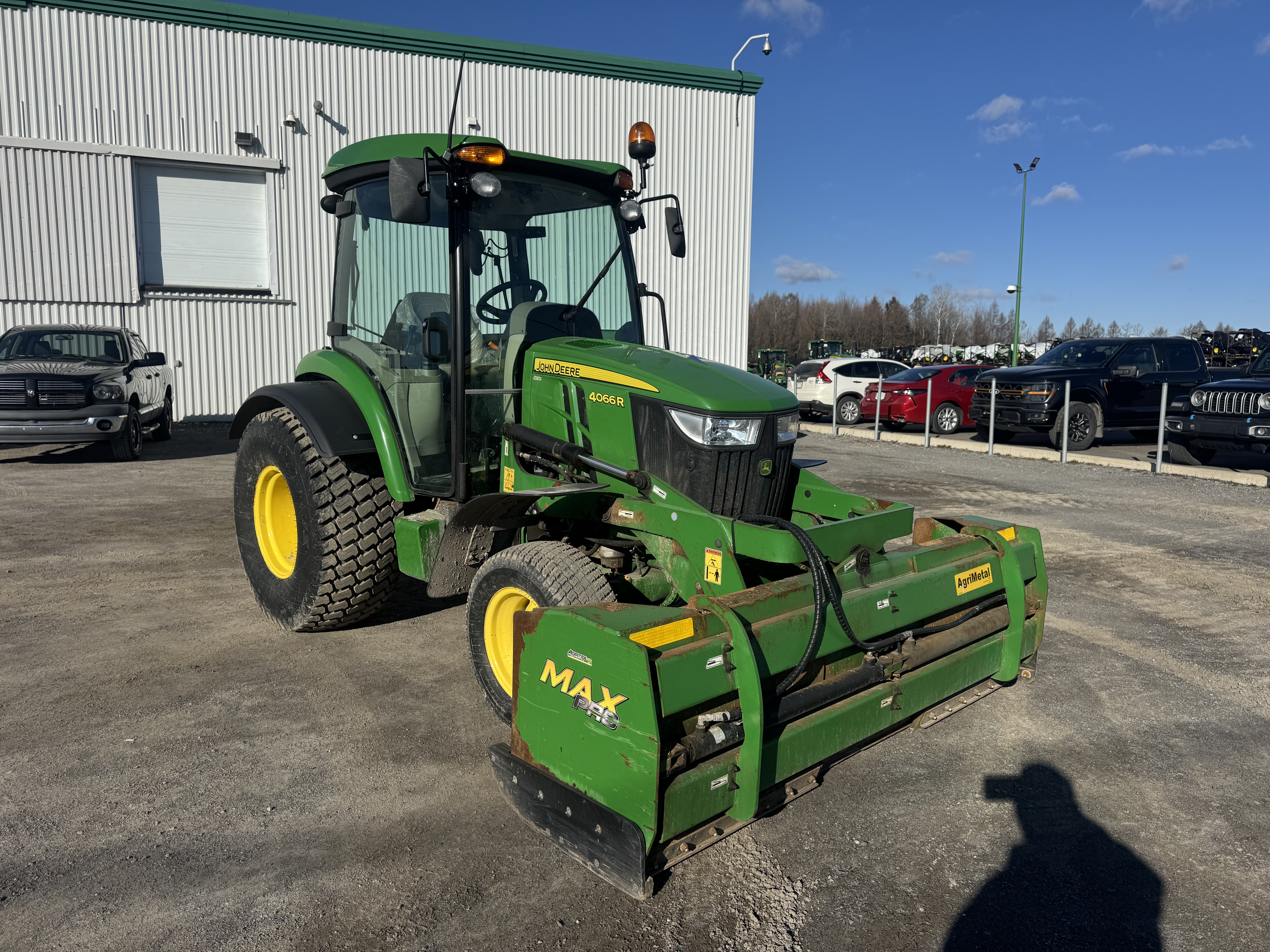 John Deere 4066R GRATTE TURF    
