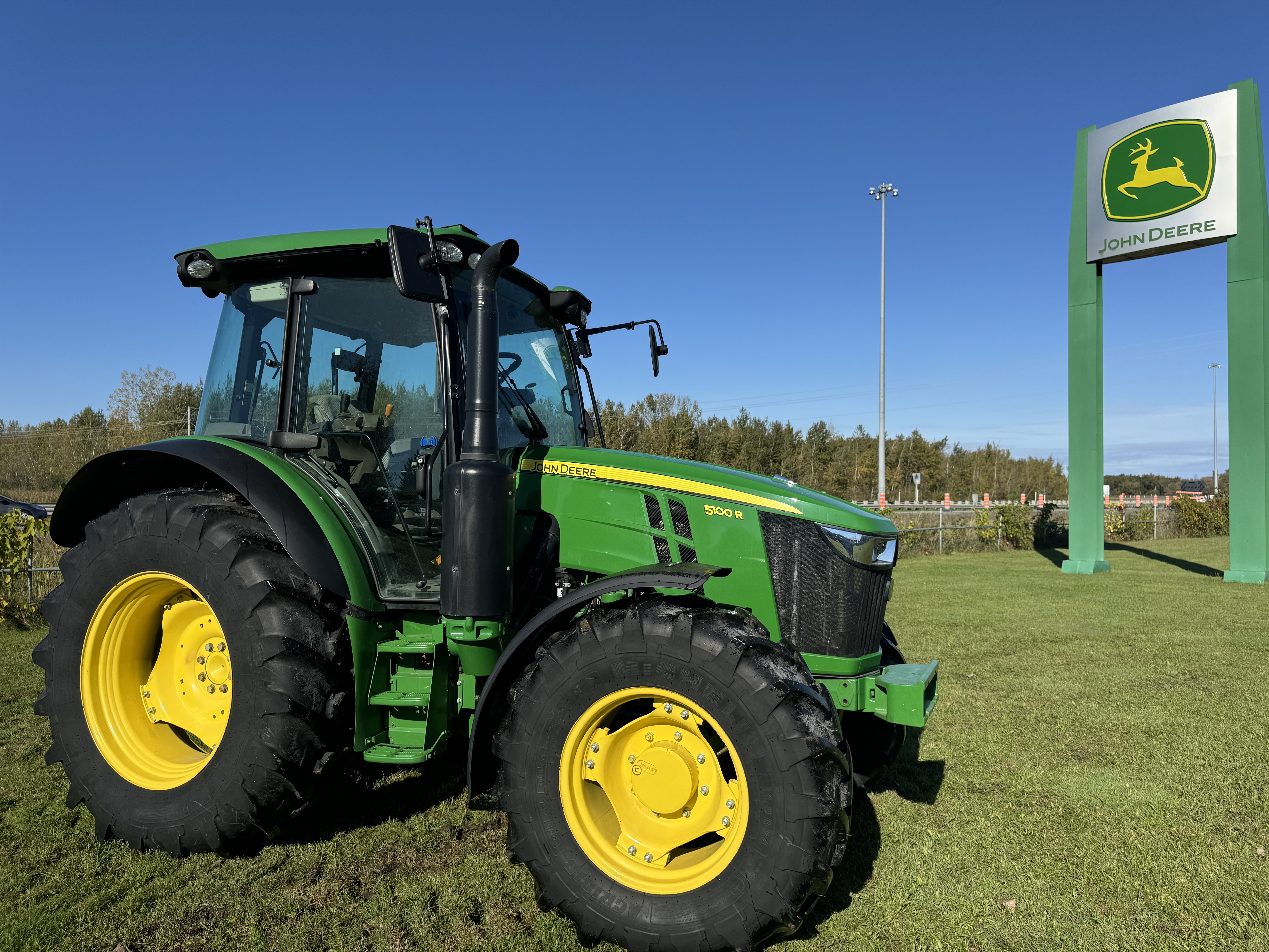 John Deere 5100R