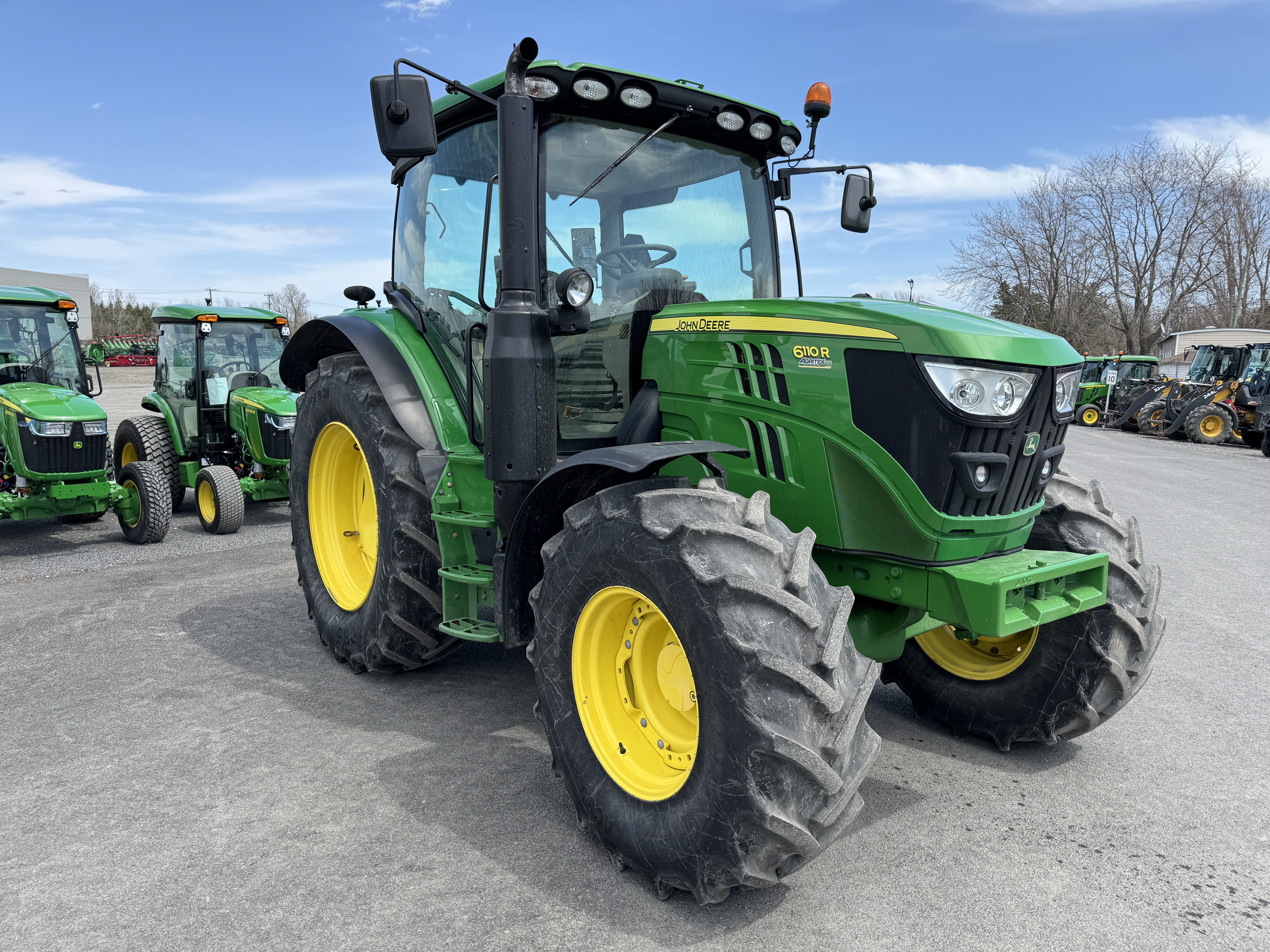 John Deere 6110R 