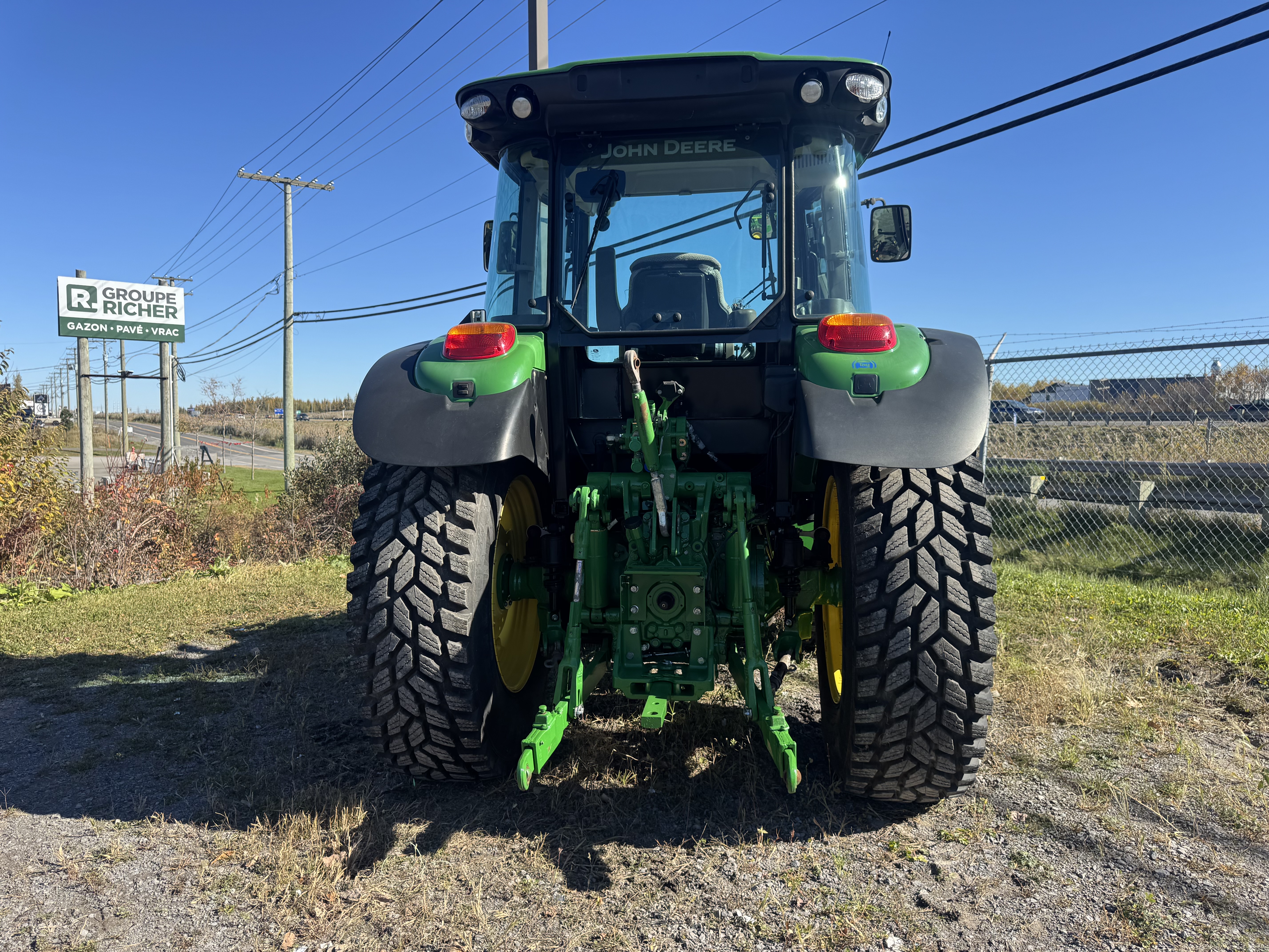 John Deere 5100R NOKIAN GRATTE