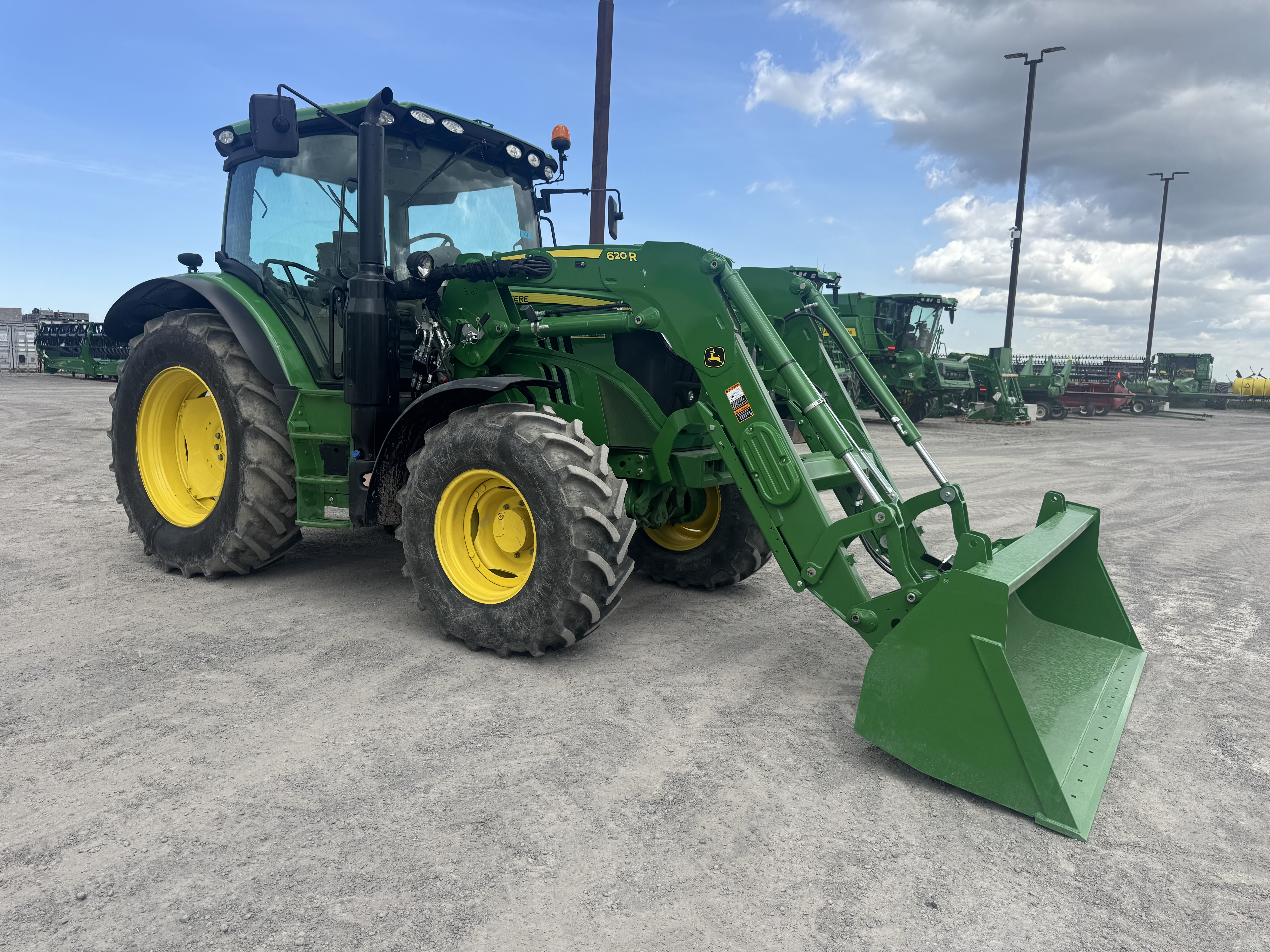 John Deere 6110R LOADER NSL
