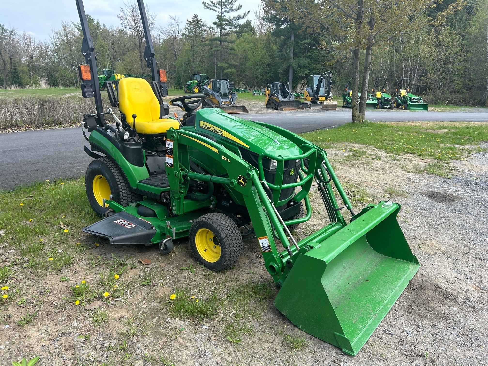 John Deere 1025R