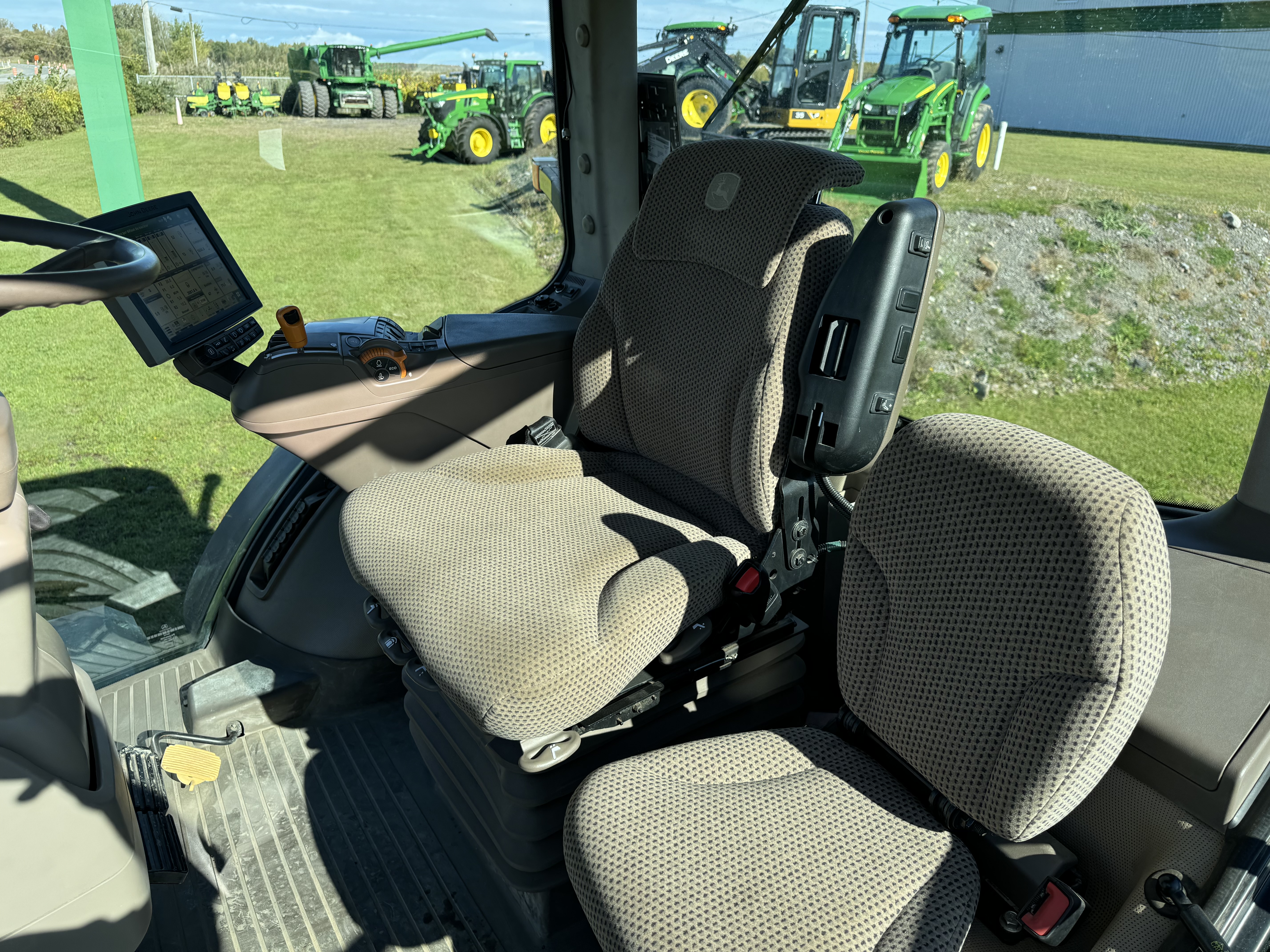 John Deere 8320R 