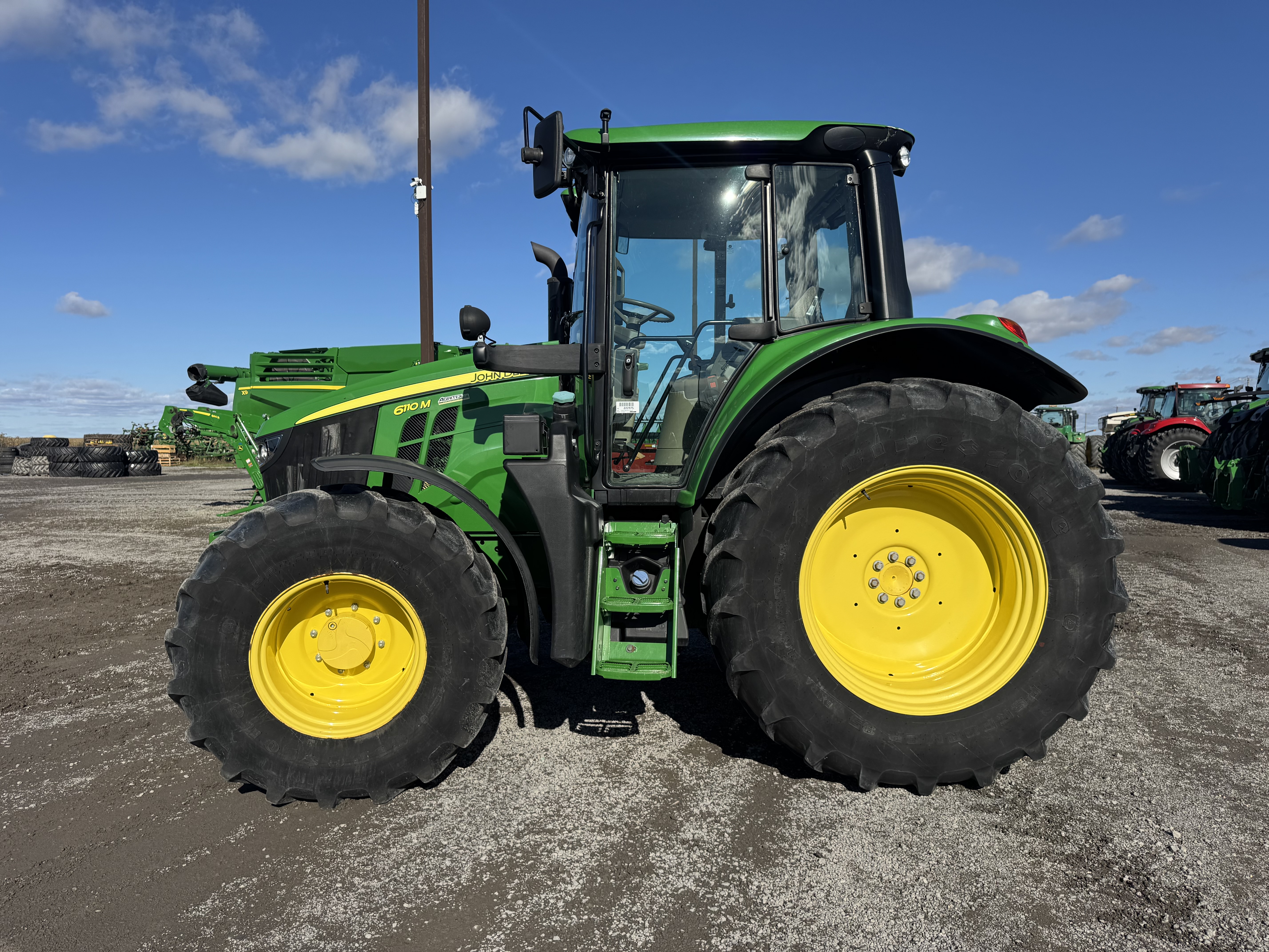 John Deere 6110M