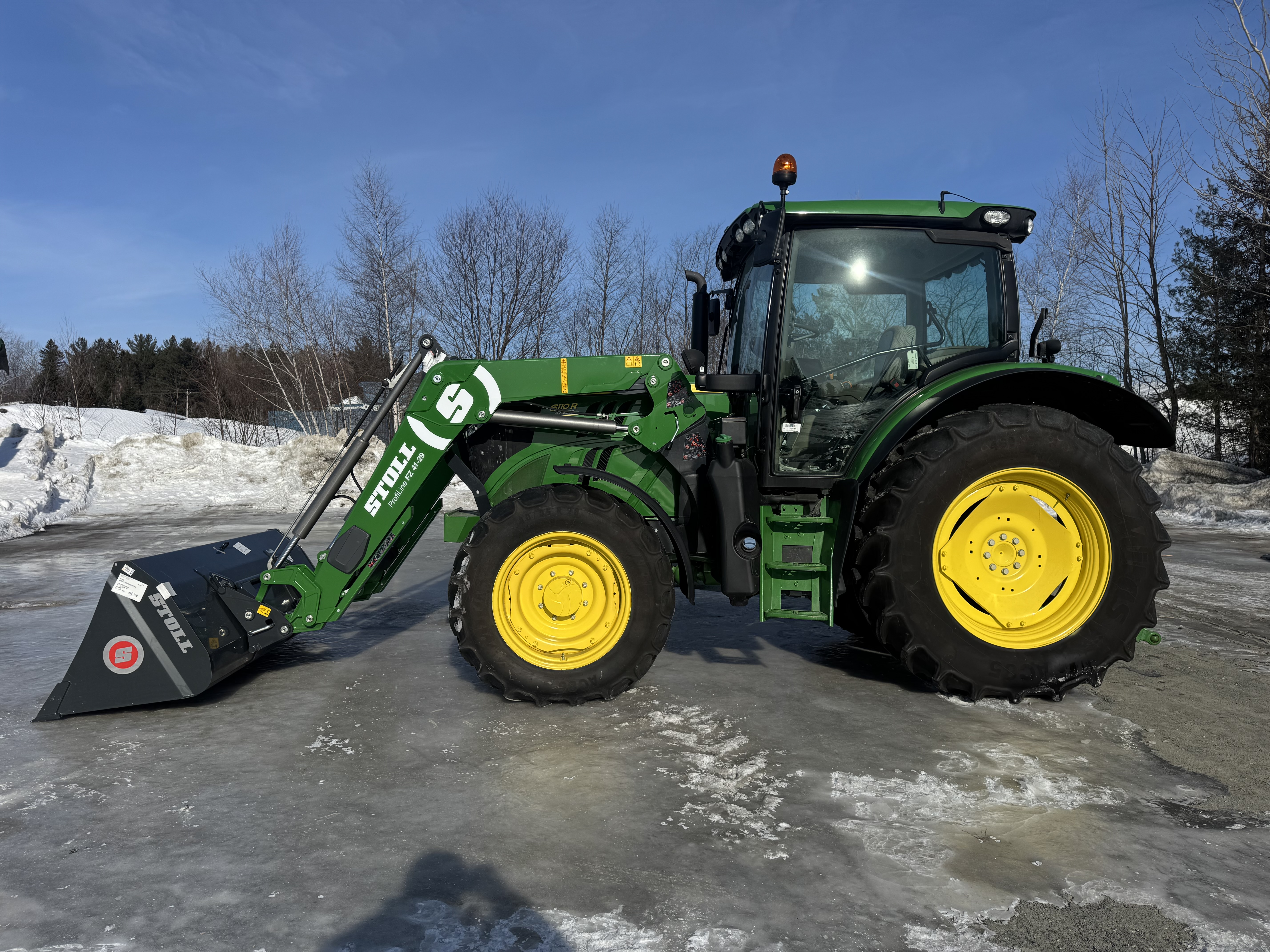 John Deere 6110R 
