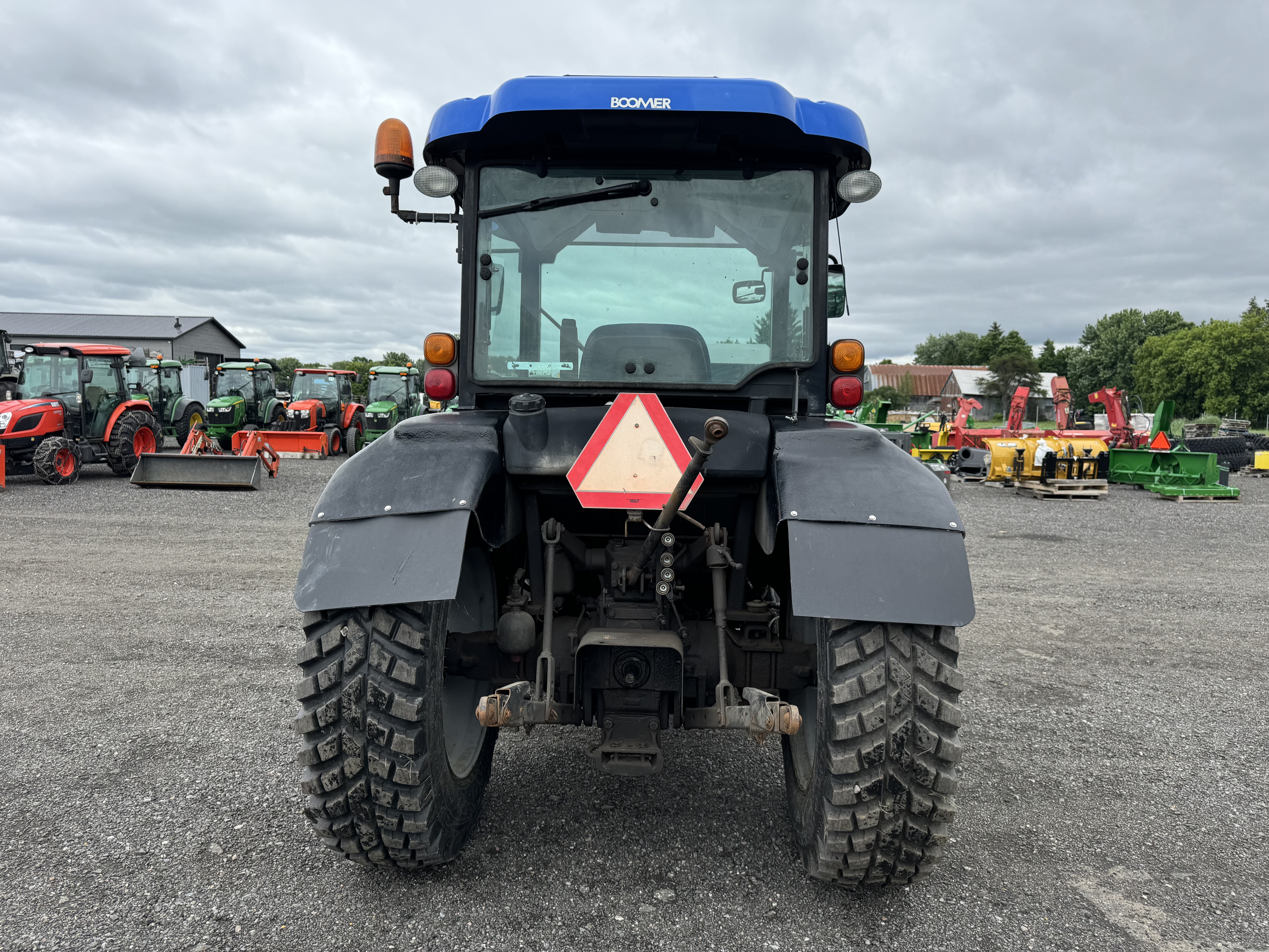 New Holland BOOMER 50D 