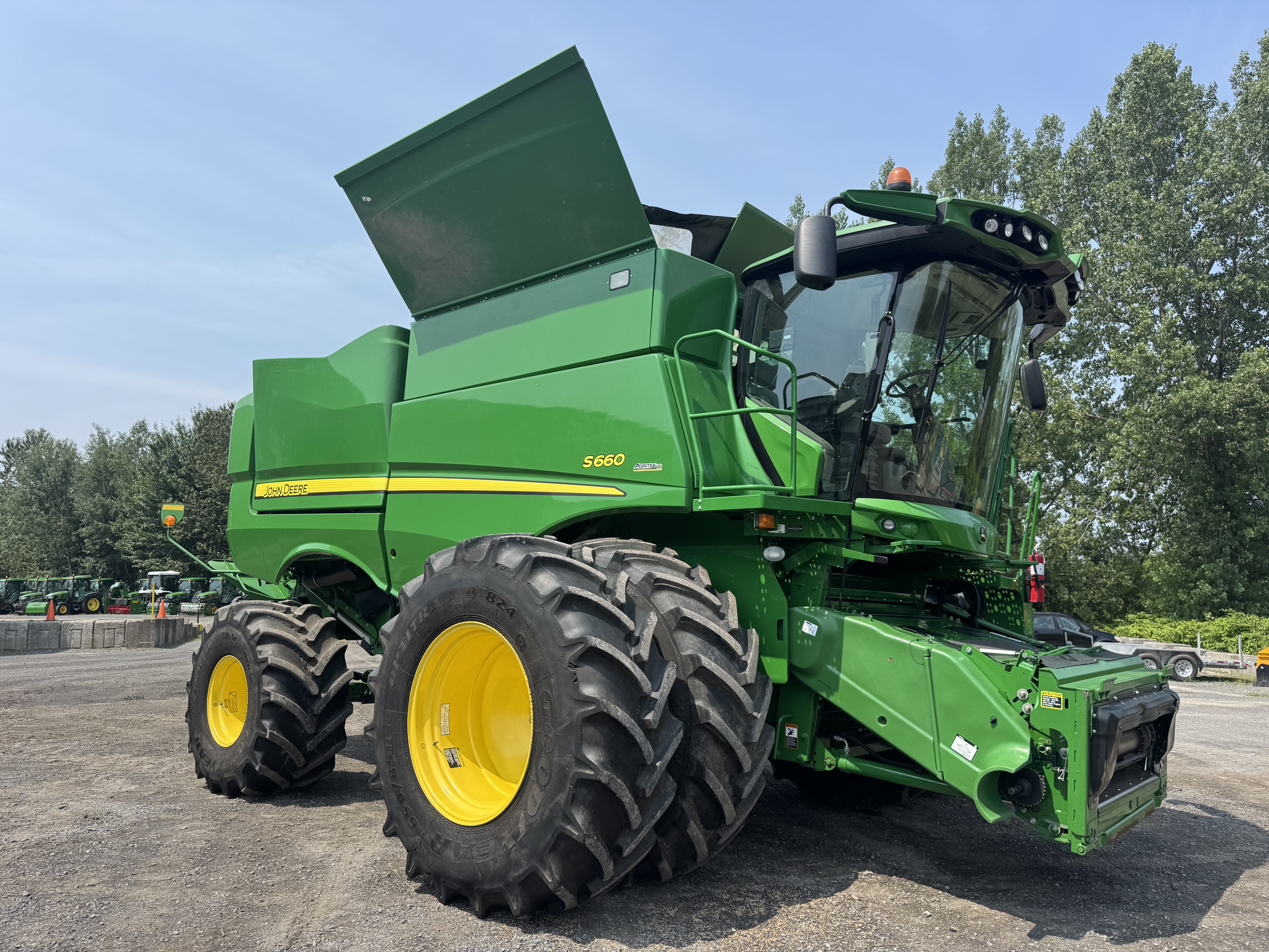 John Deere S660