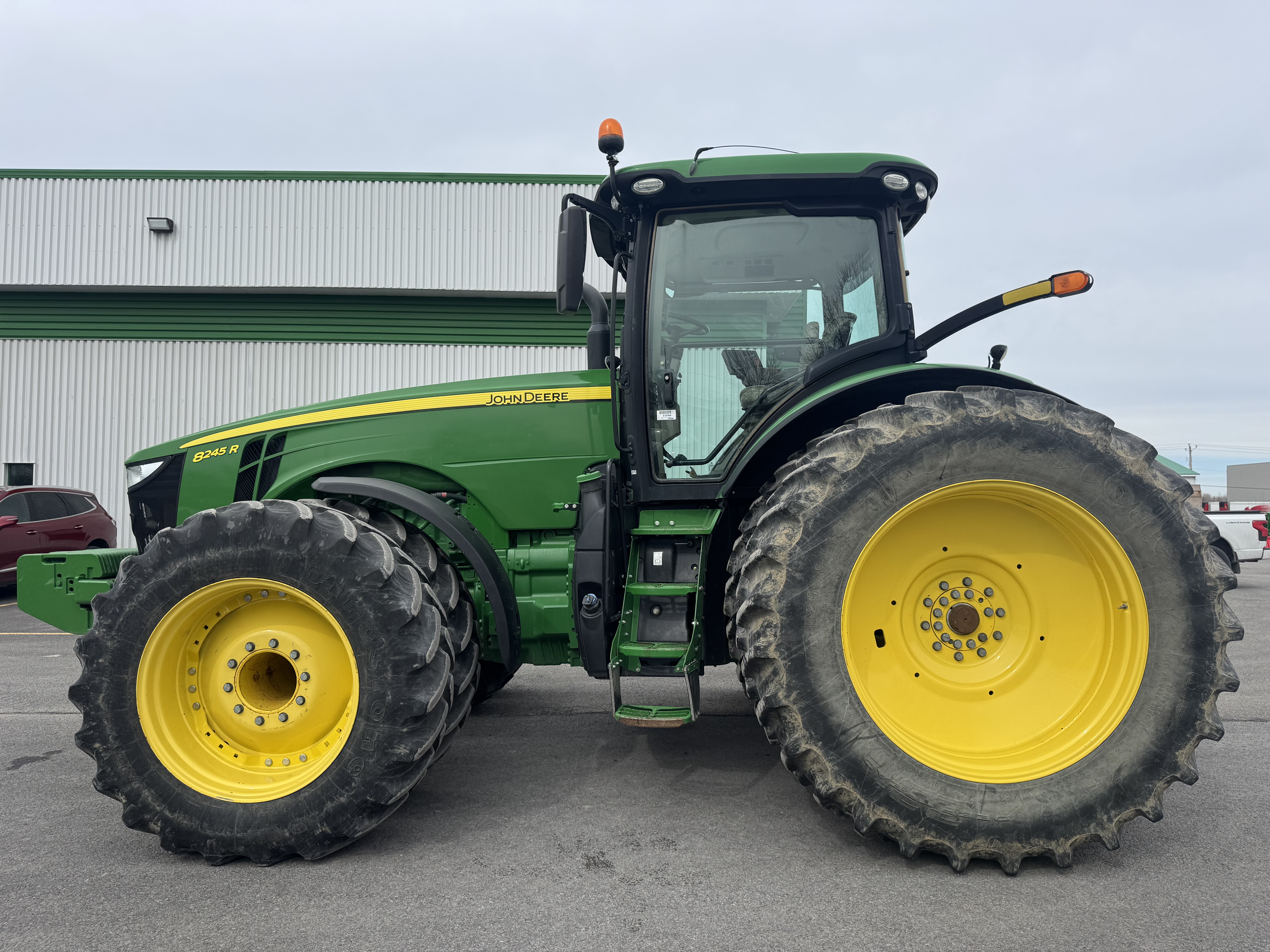 John Deere 8245R
