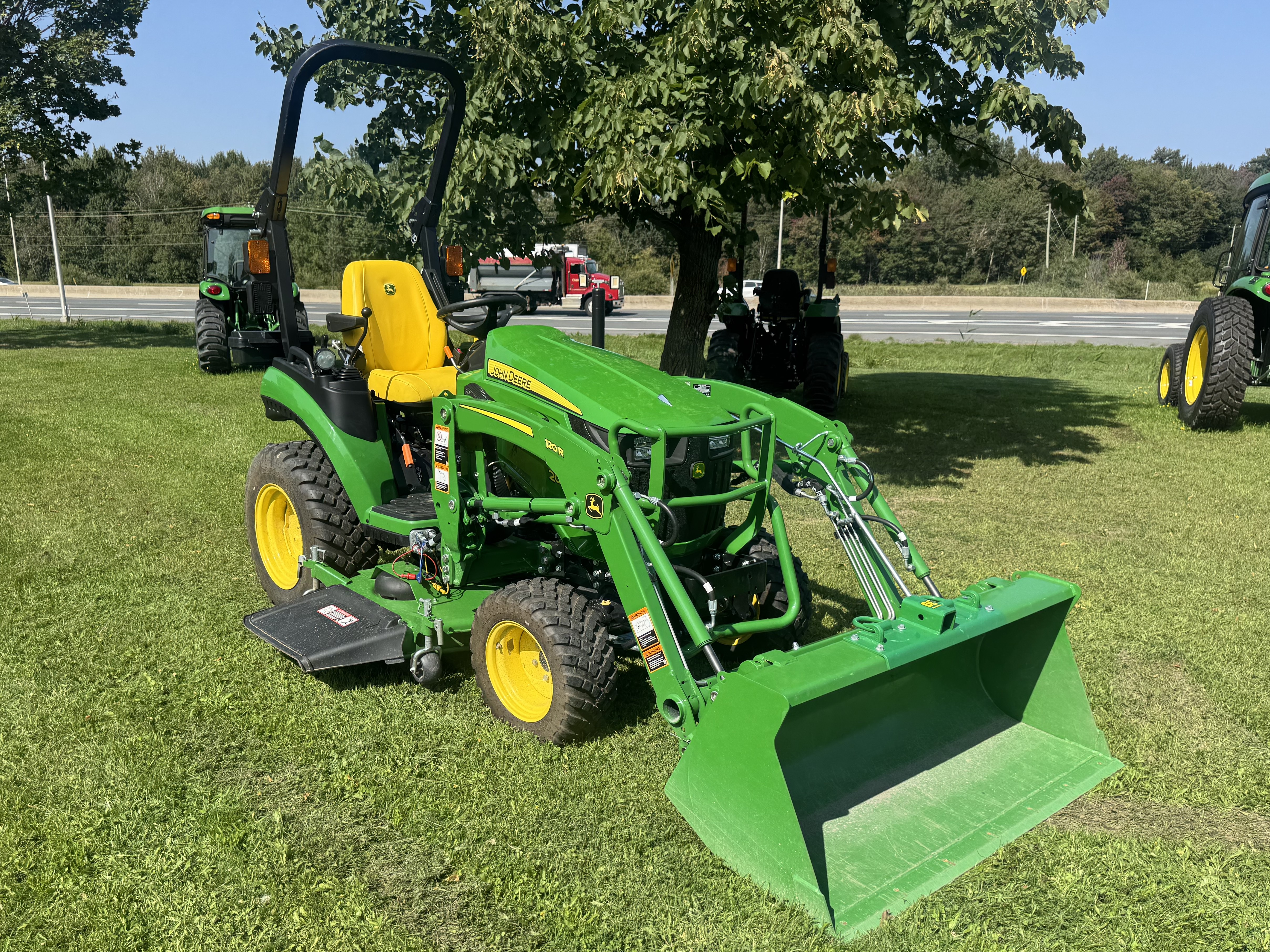 John Deere 2025R