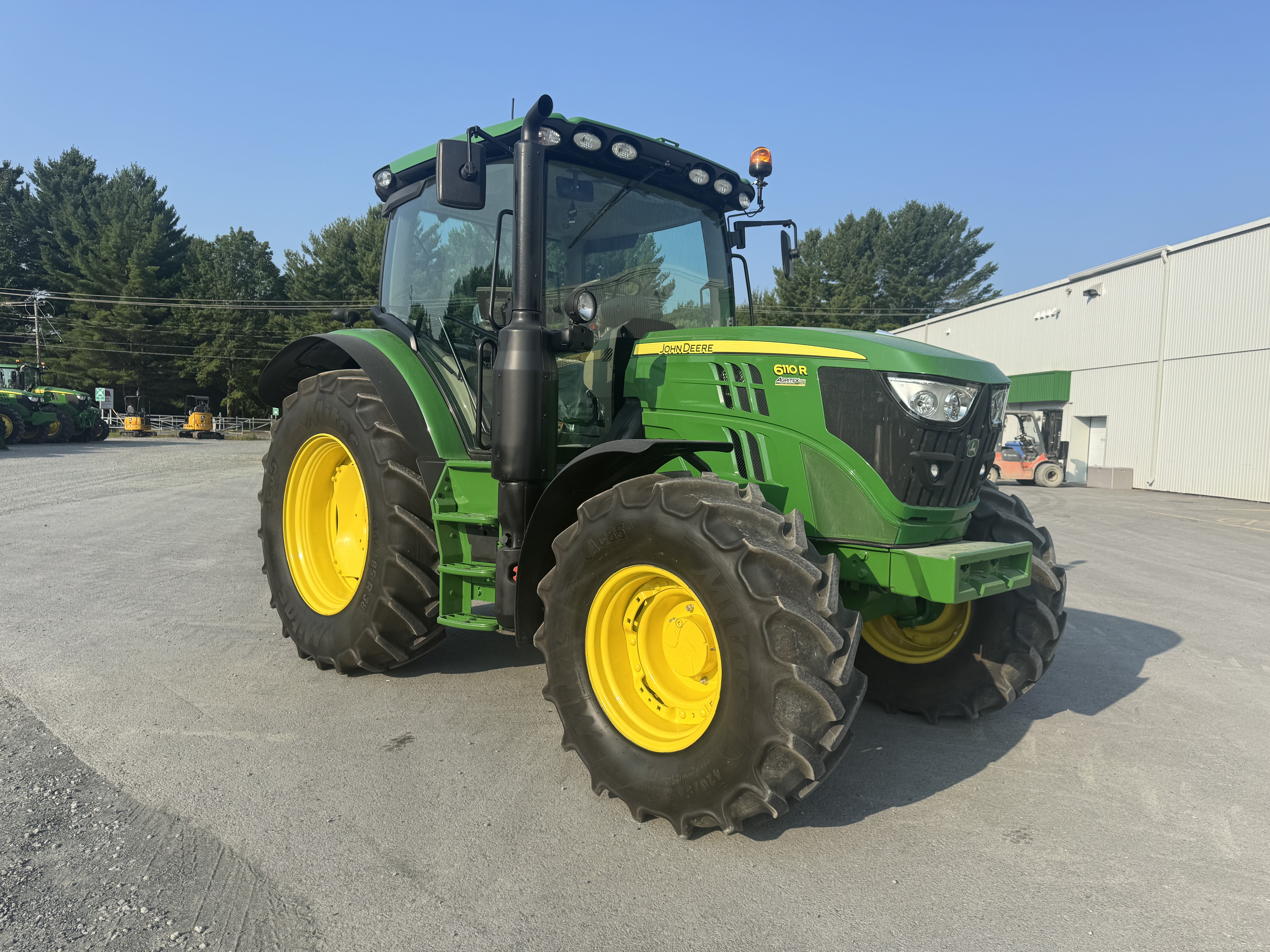 John Deere 6110R