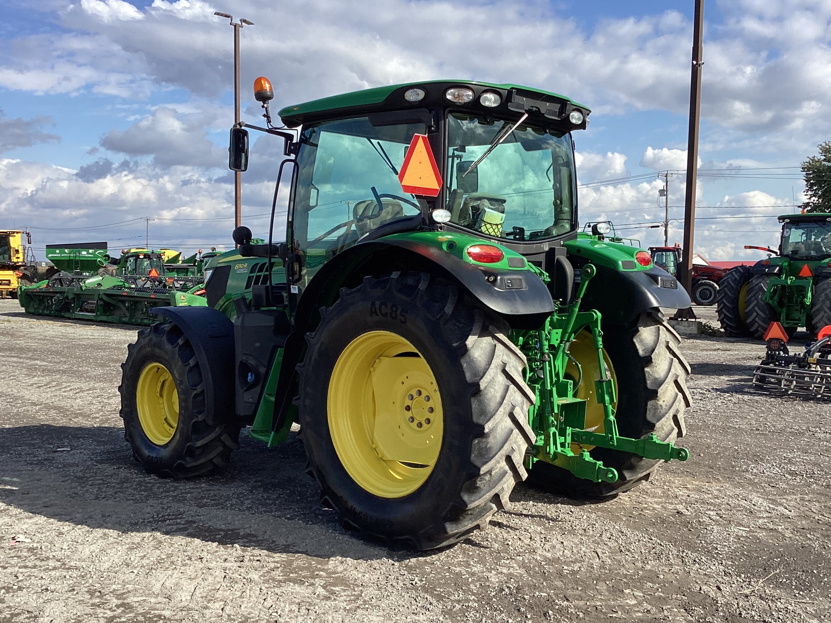 John Deere 6110R