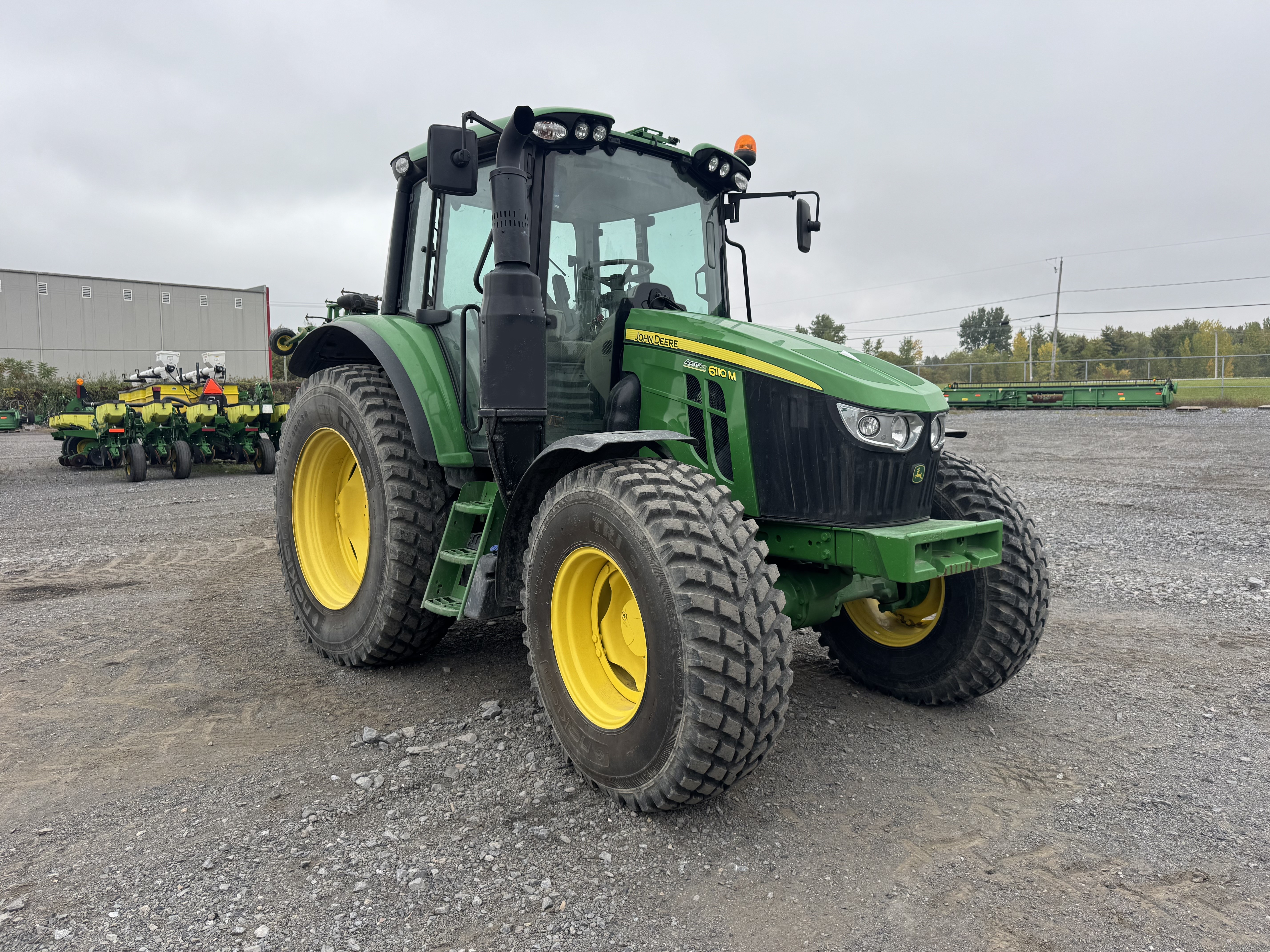 John Deere 6110M