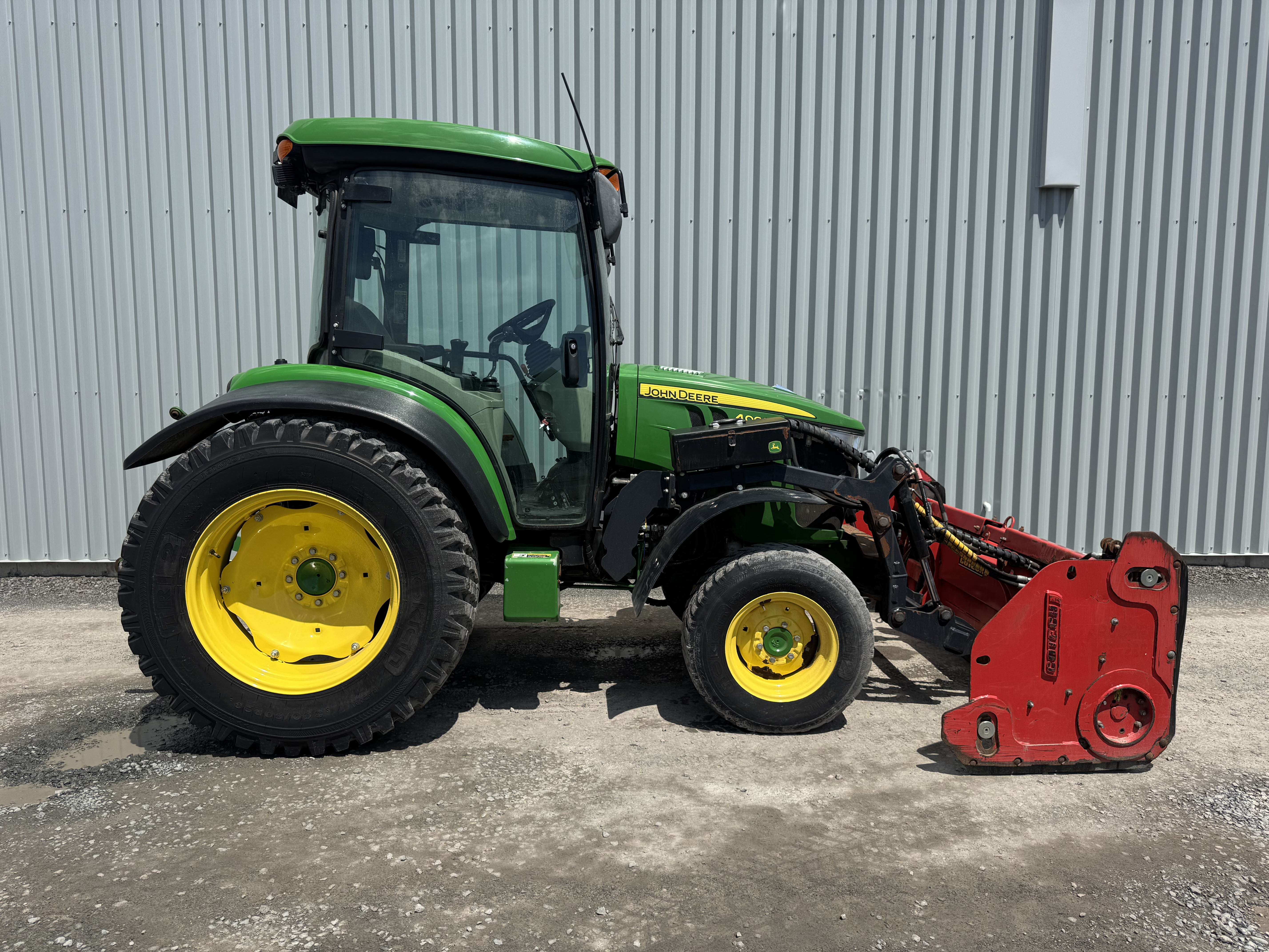 John Deere 4066R GRATTE NOKIAN    