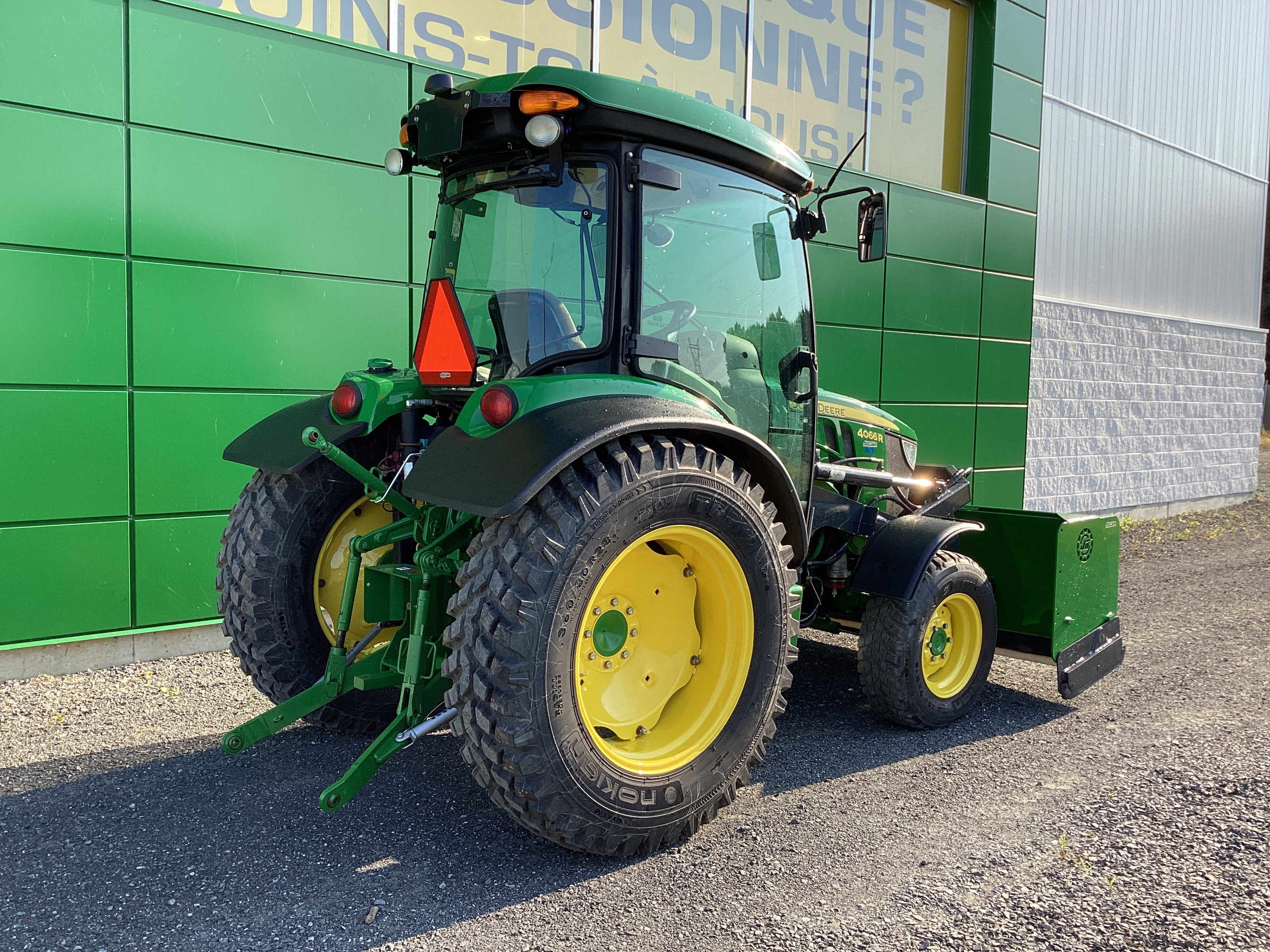 John Deere 4066R GRATTE NOKIAN 