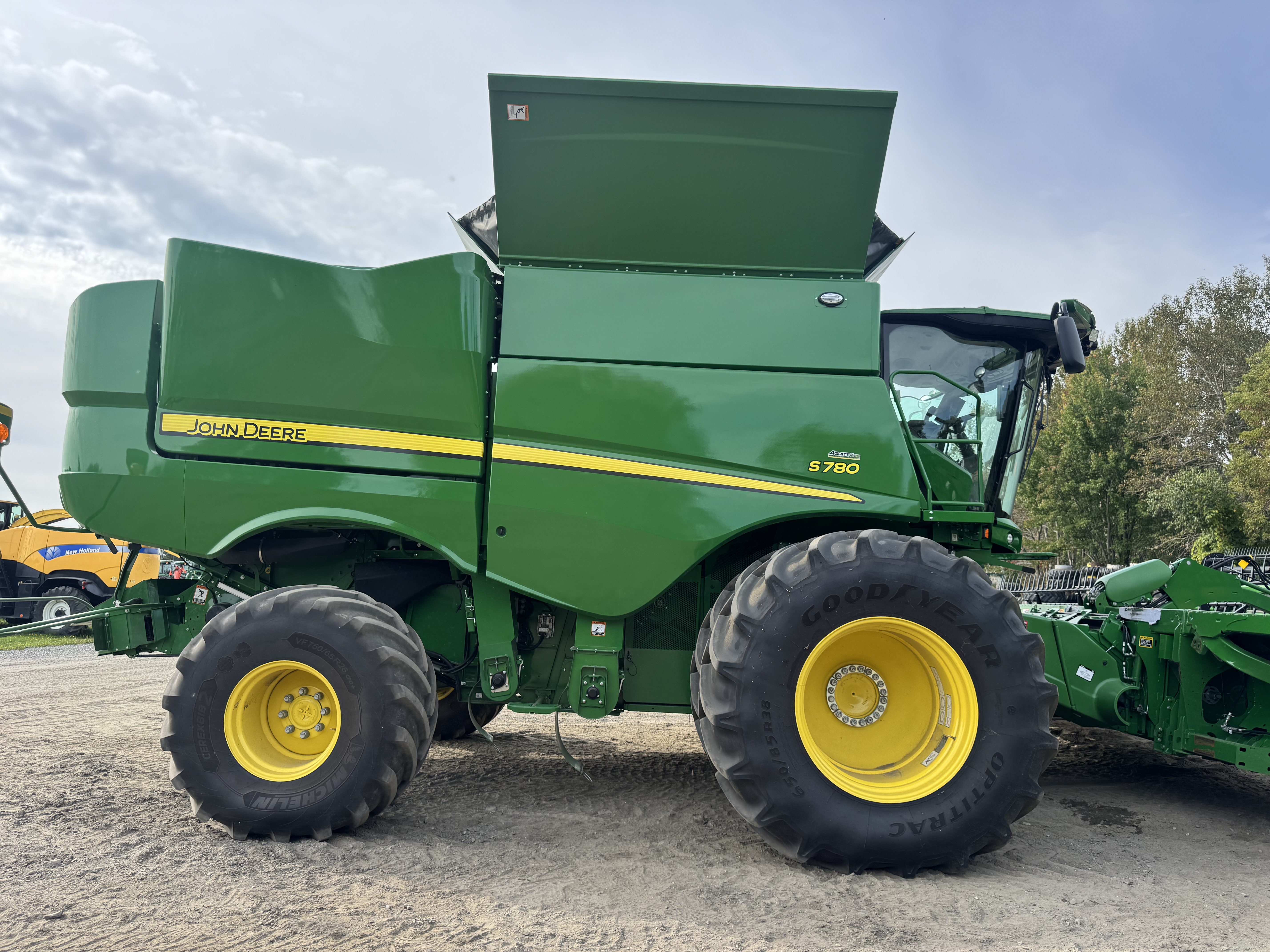 John Deere S780