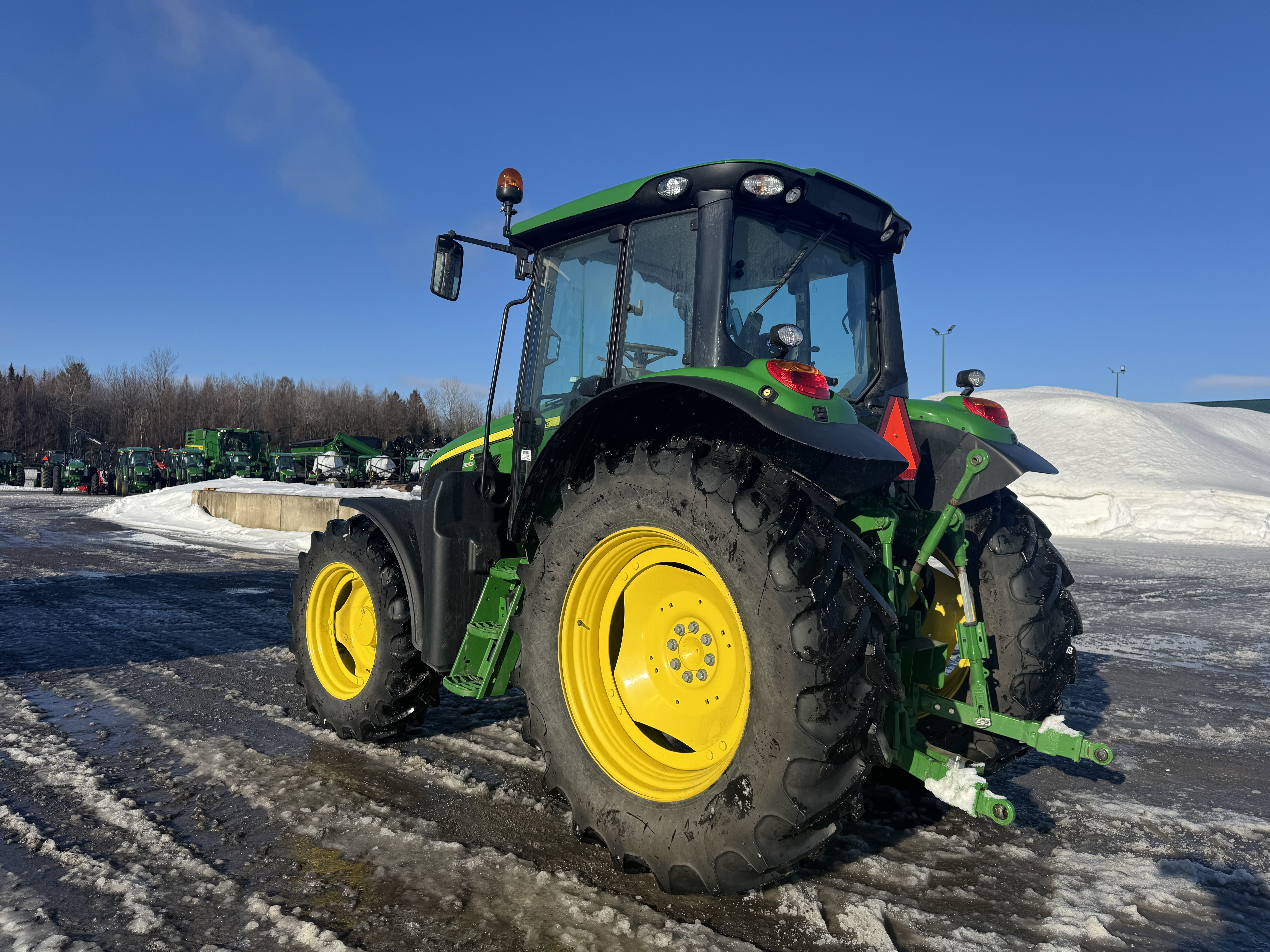 John Deere 6110M