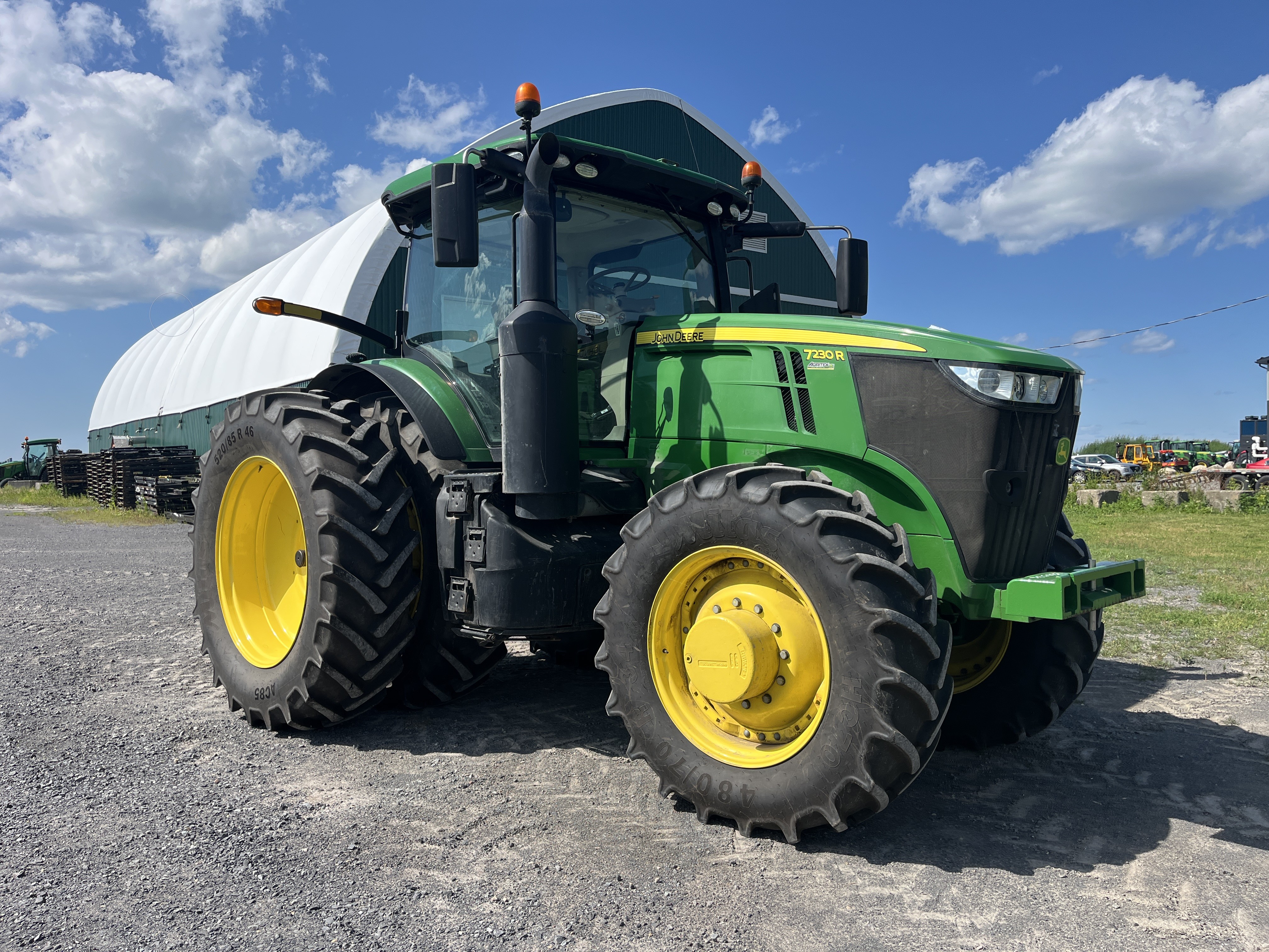 John Deere 7230R