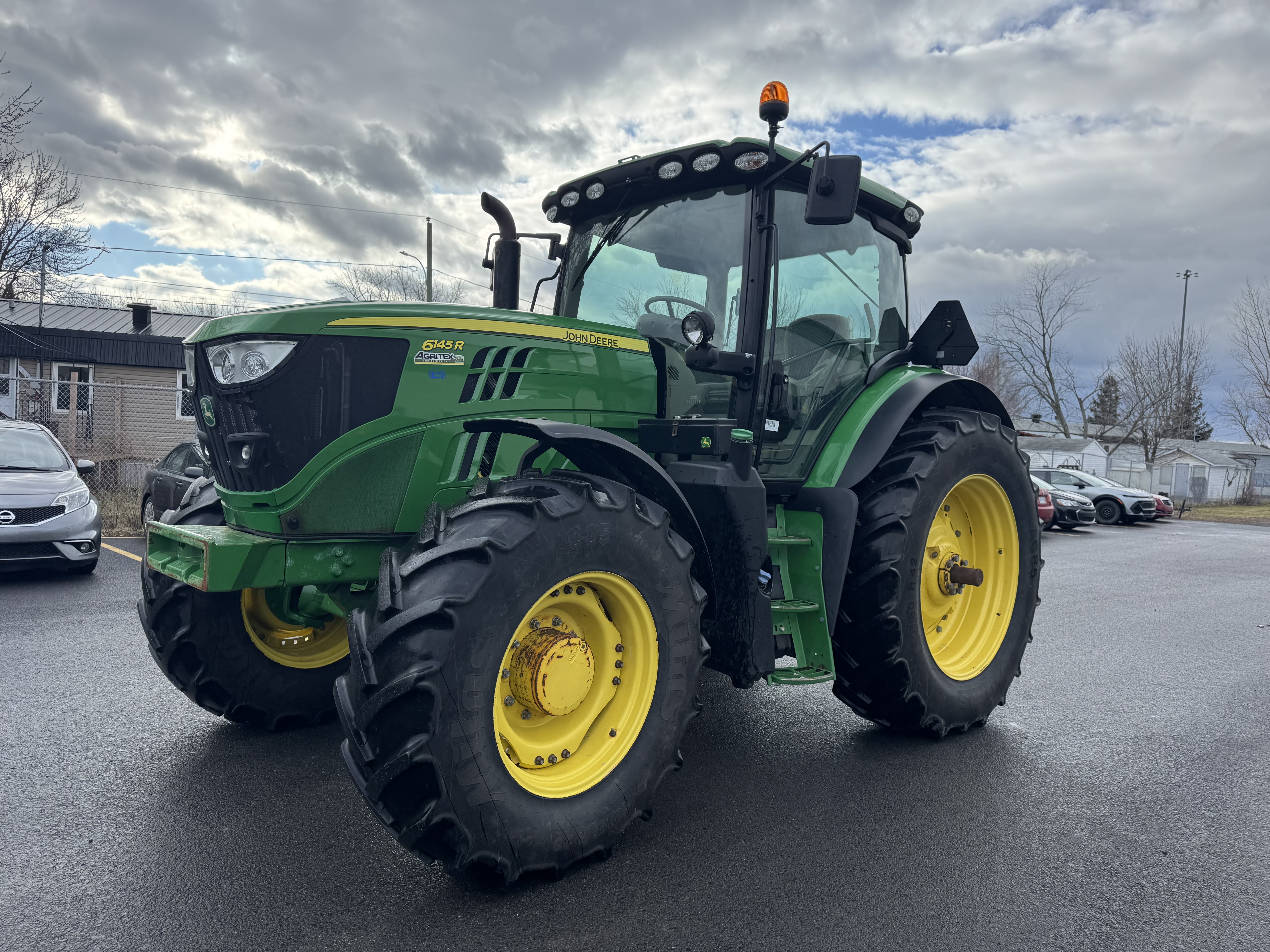 John Deere 6145R