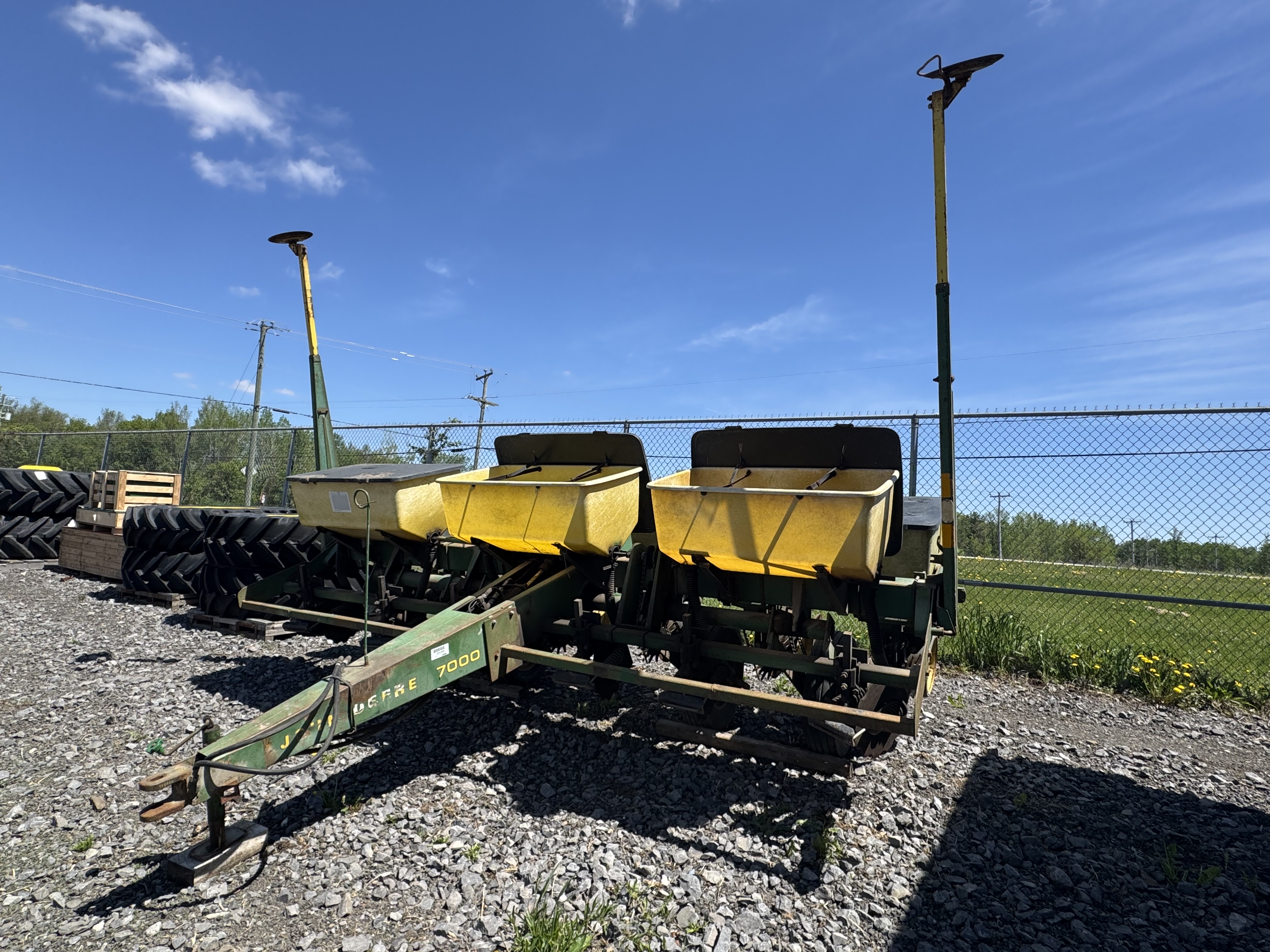 John Deere 7000