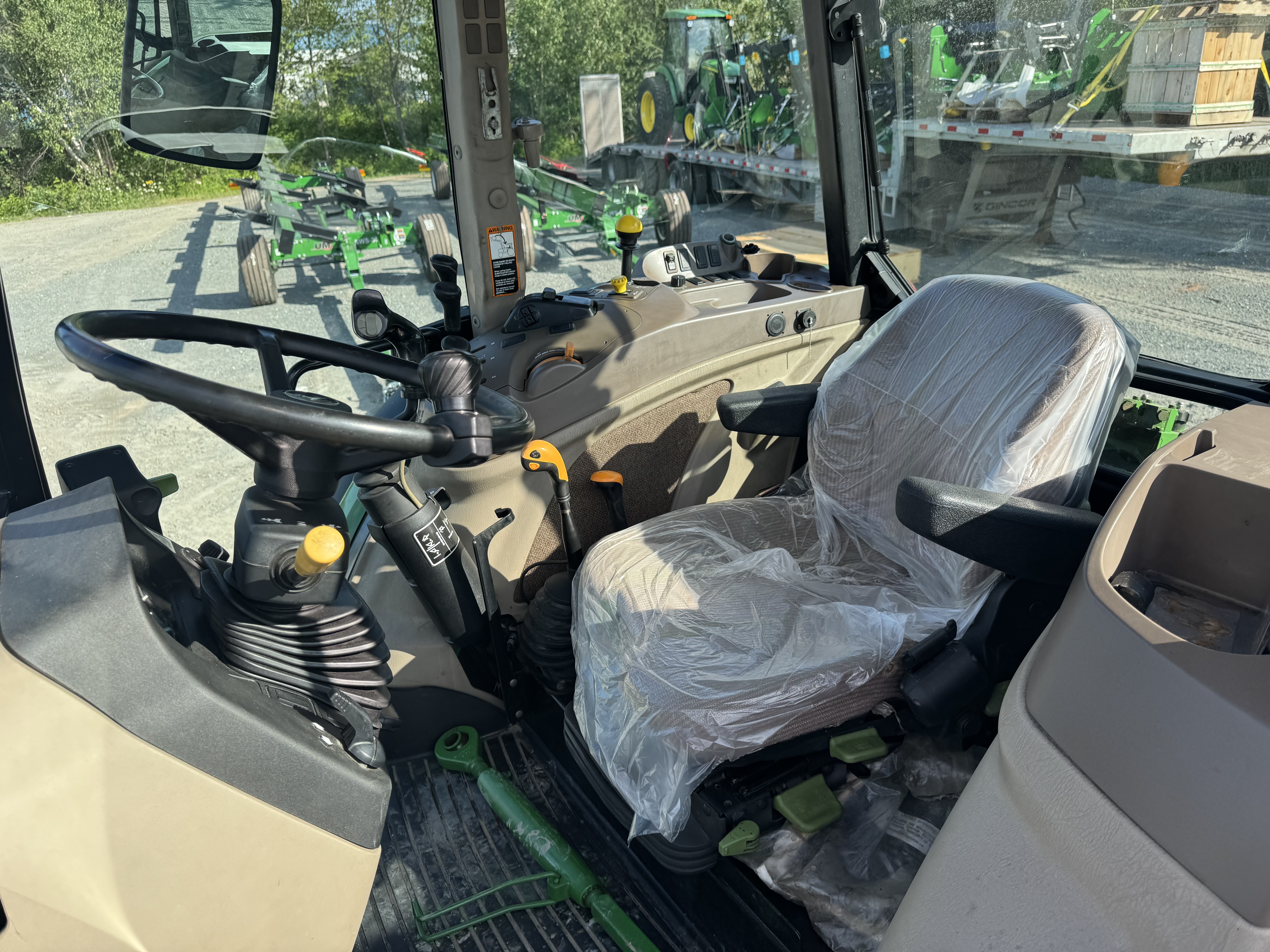 John Deere 5085M