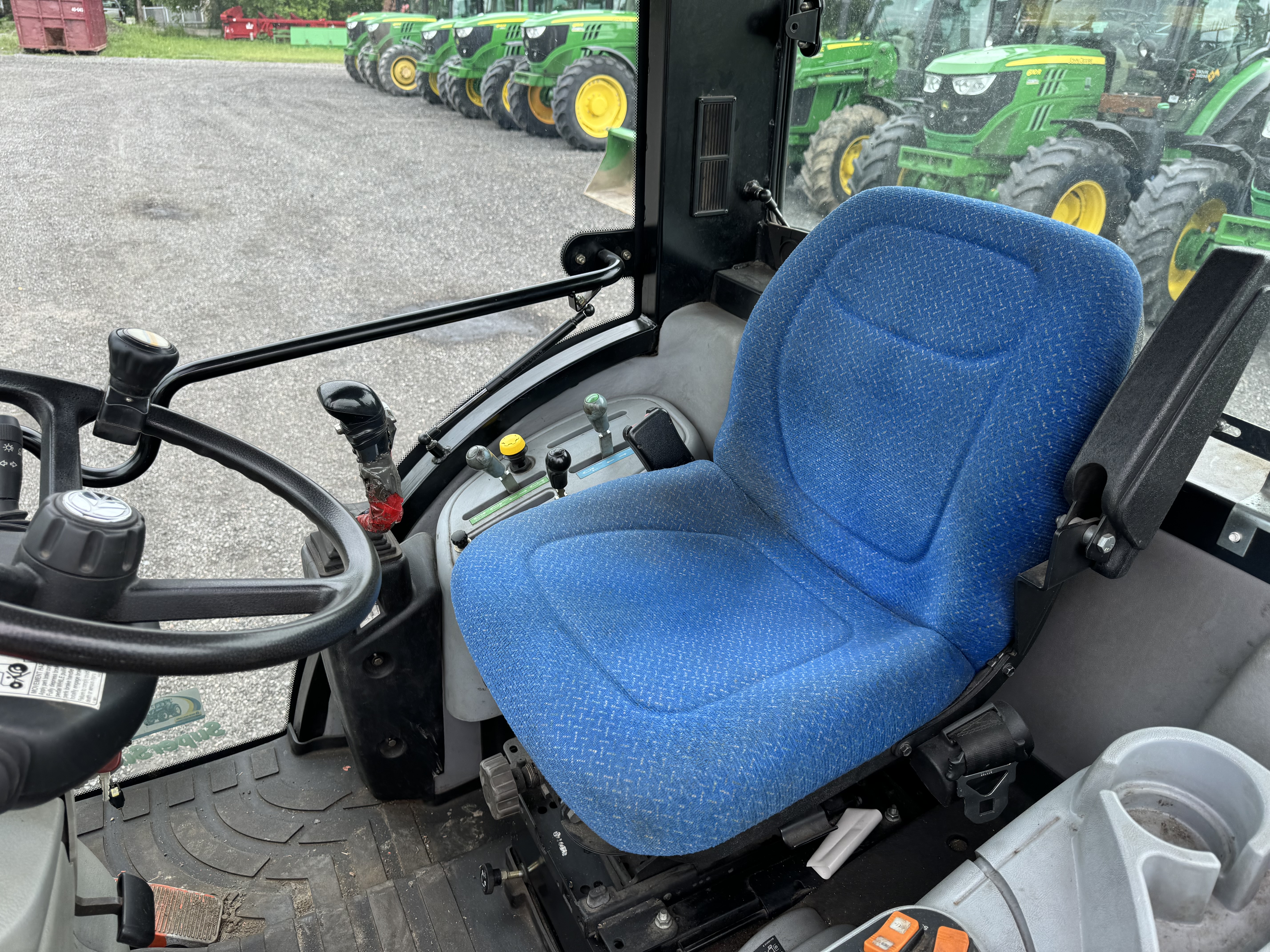 New Holland BOOMER 50D 