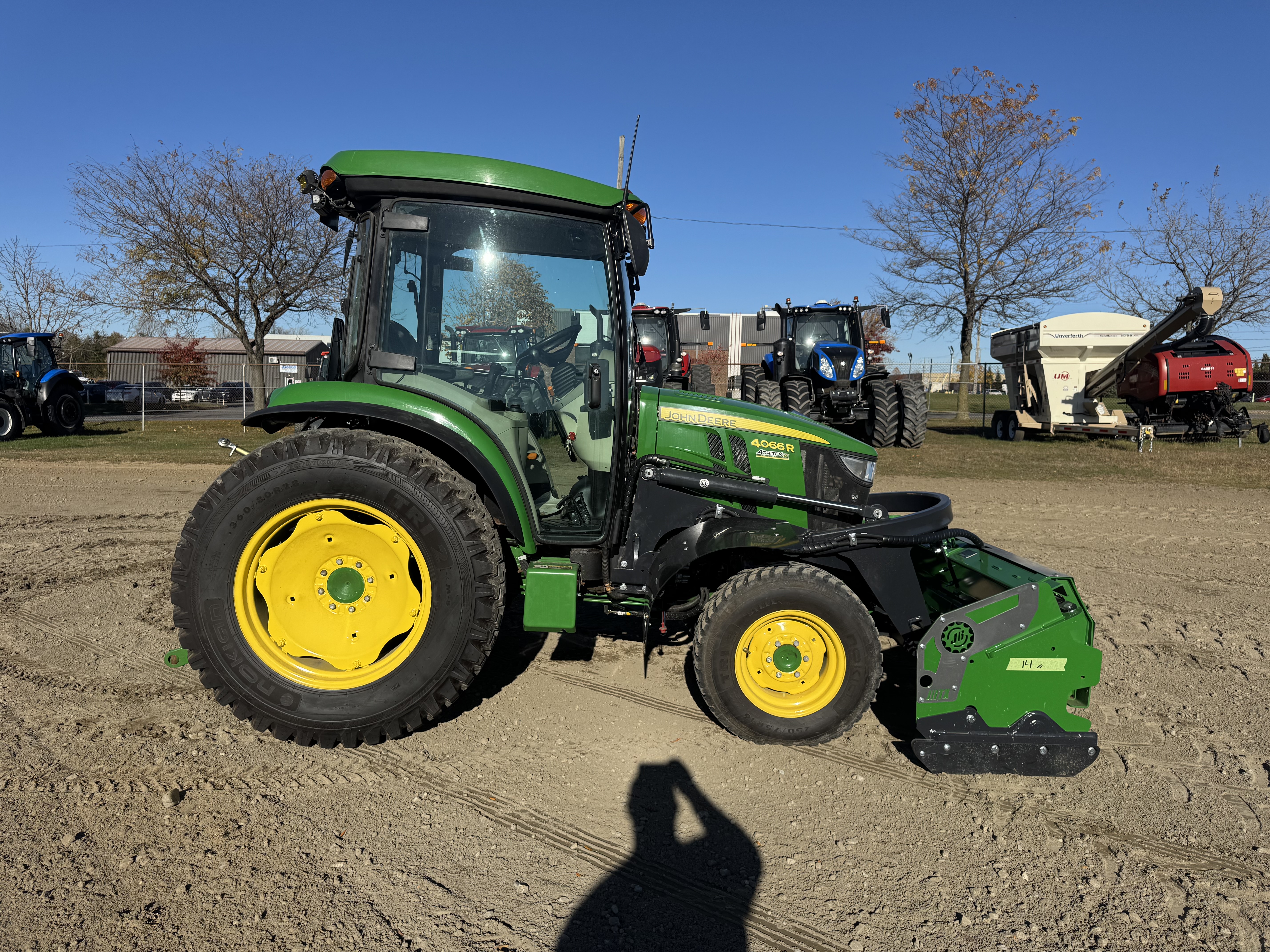 John Deere 4066R NOKIAN GRATTE