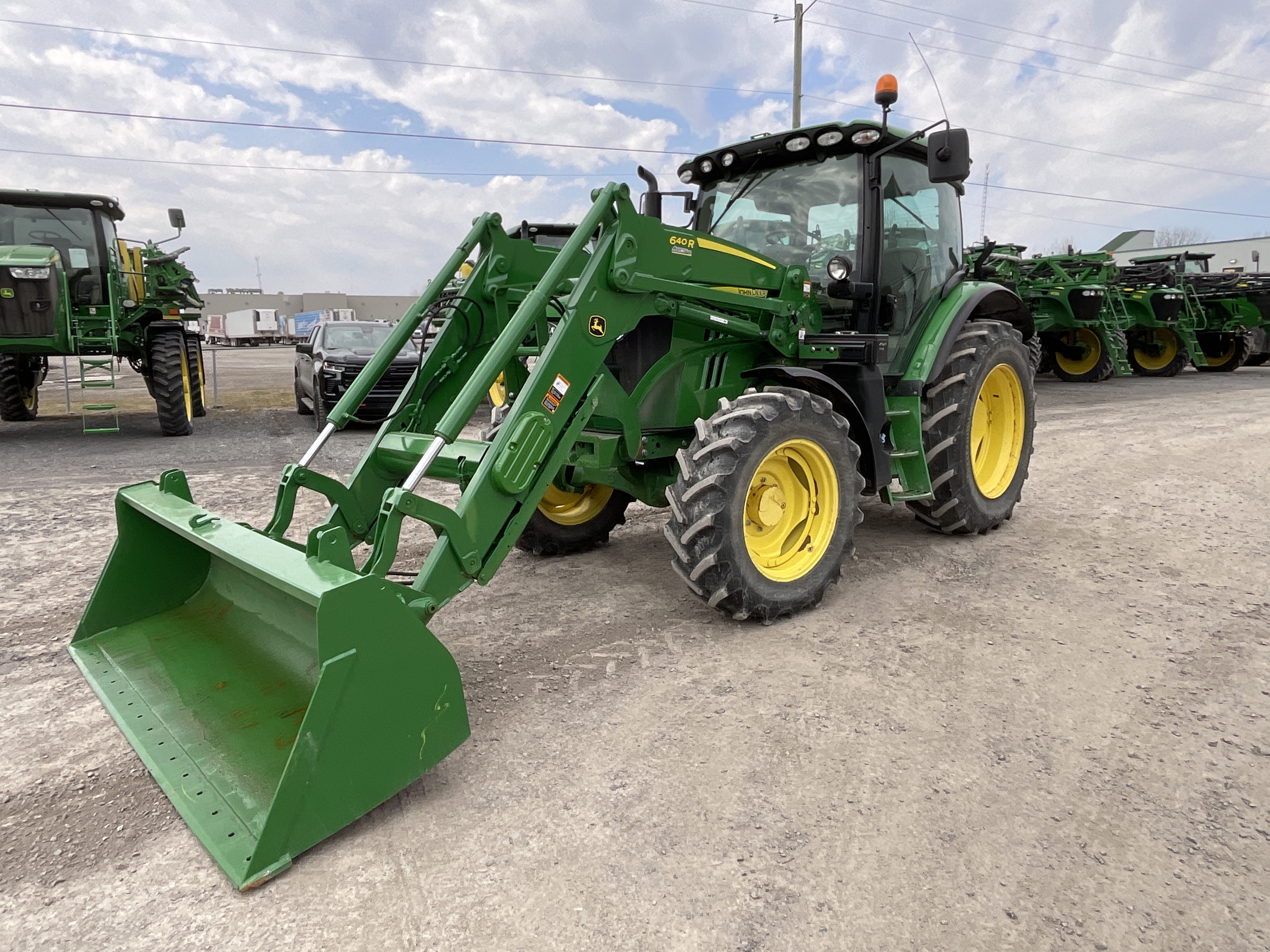 John Deere 6110R 