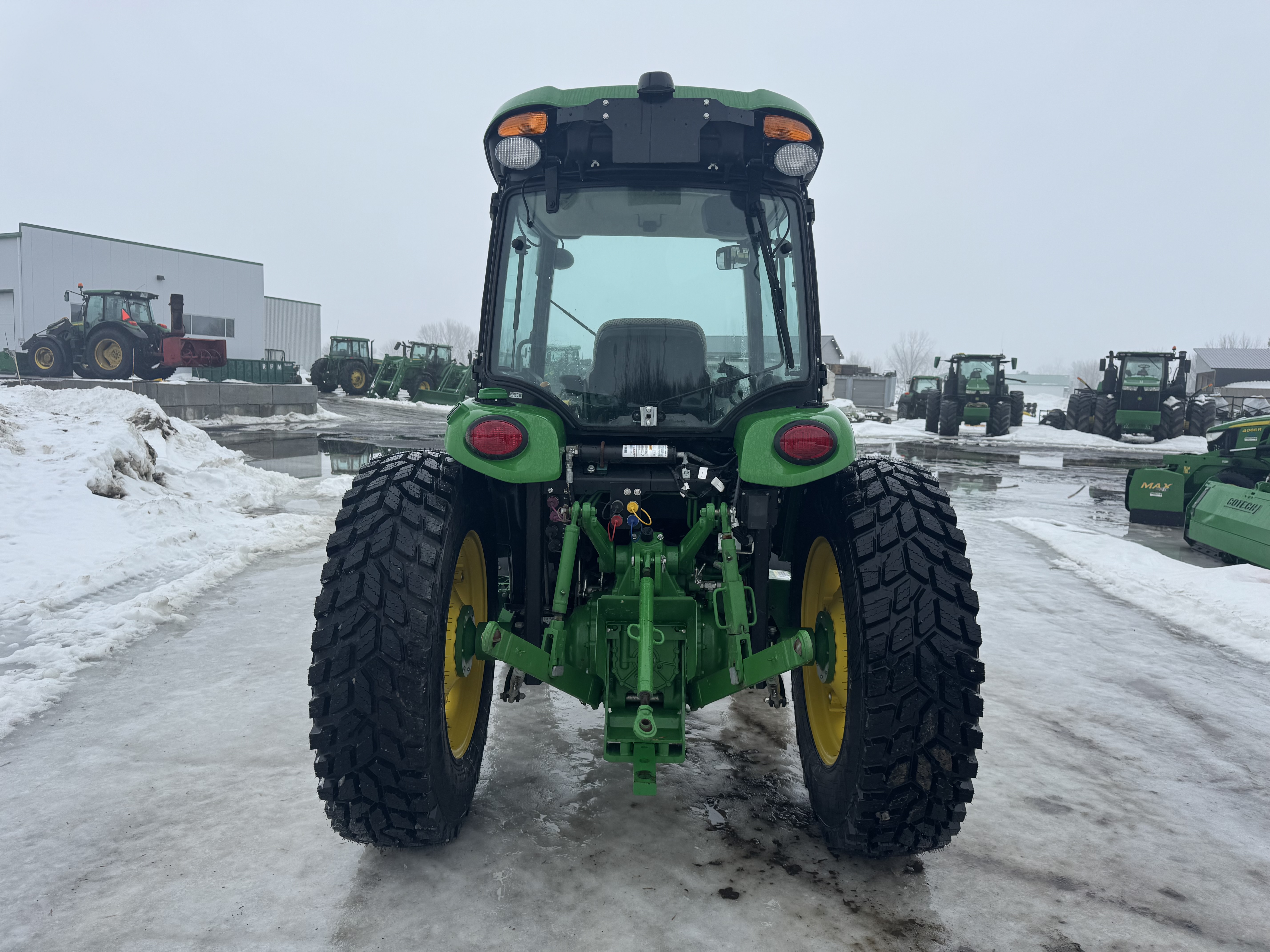 John Deere 4052R NOKIAN  