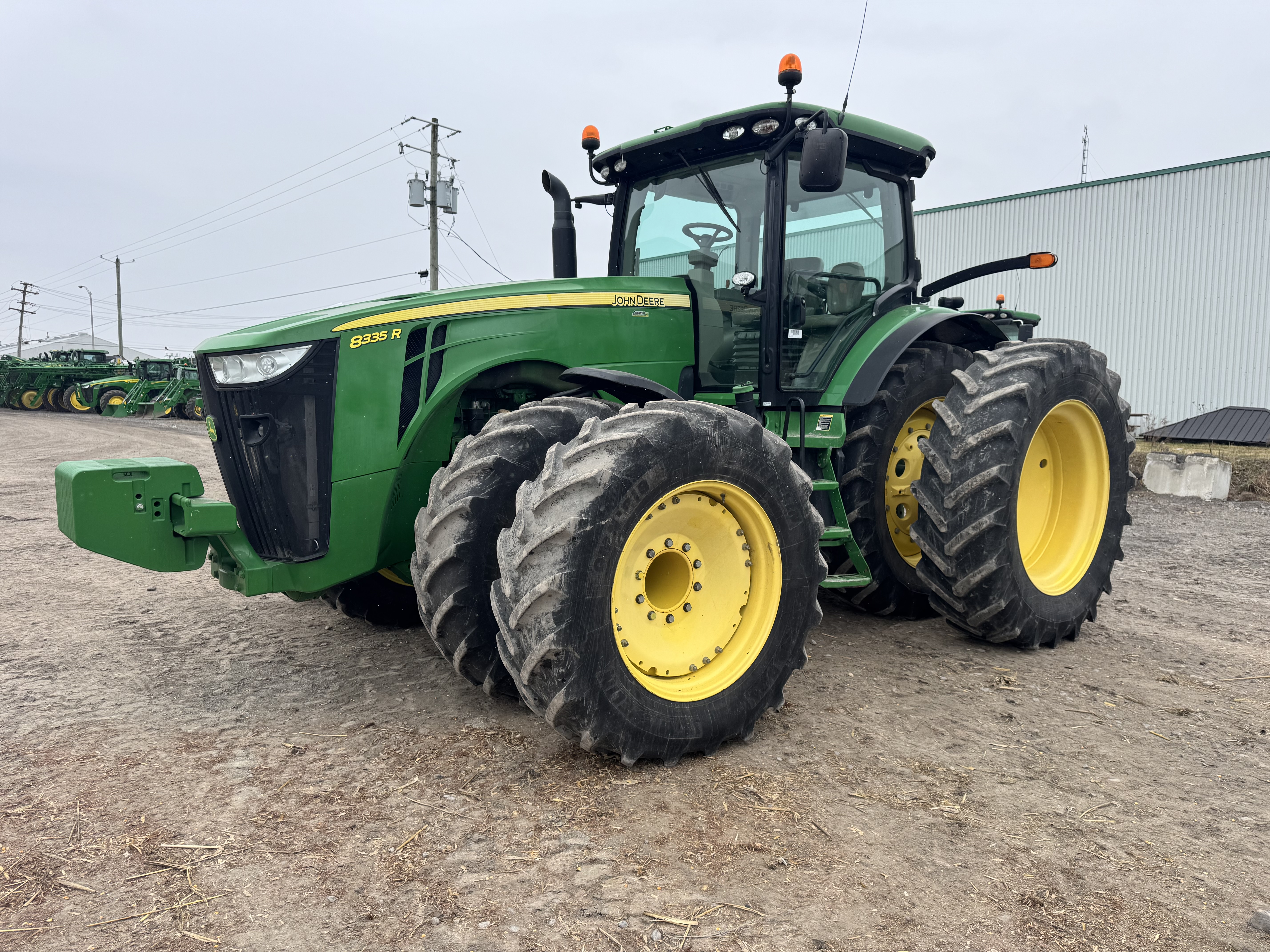 John Deere 8335R