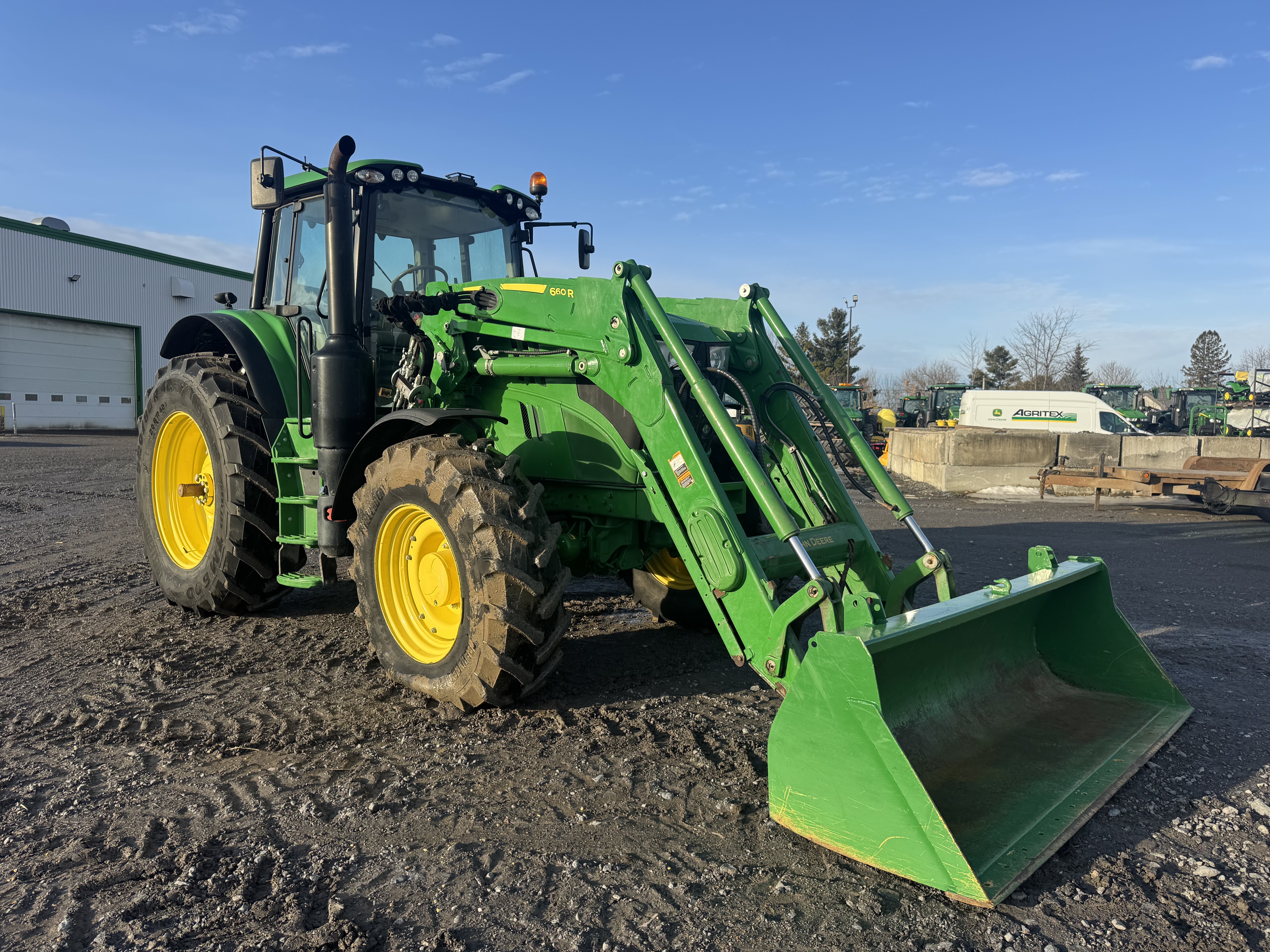 John Deere 6195M