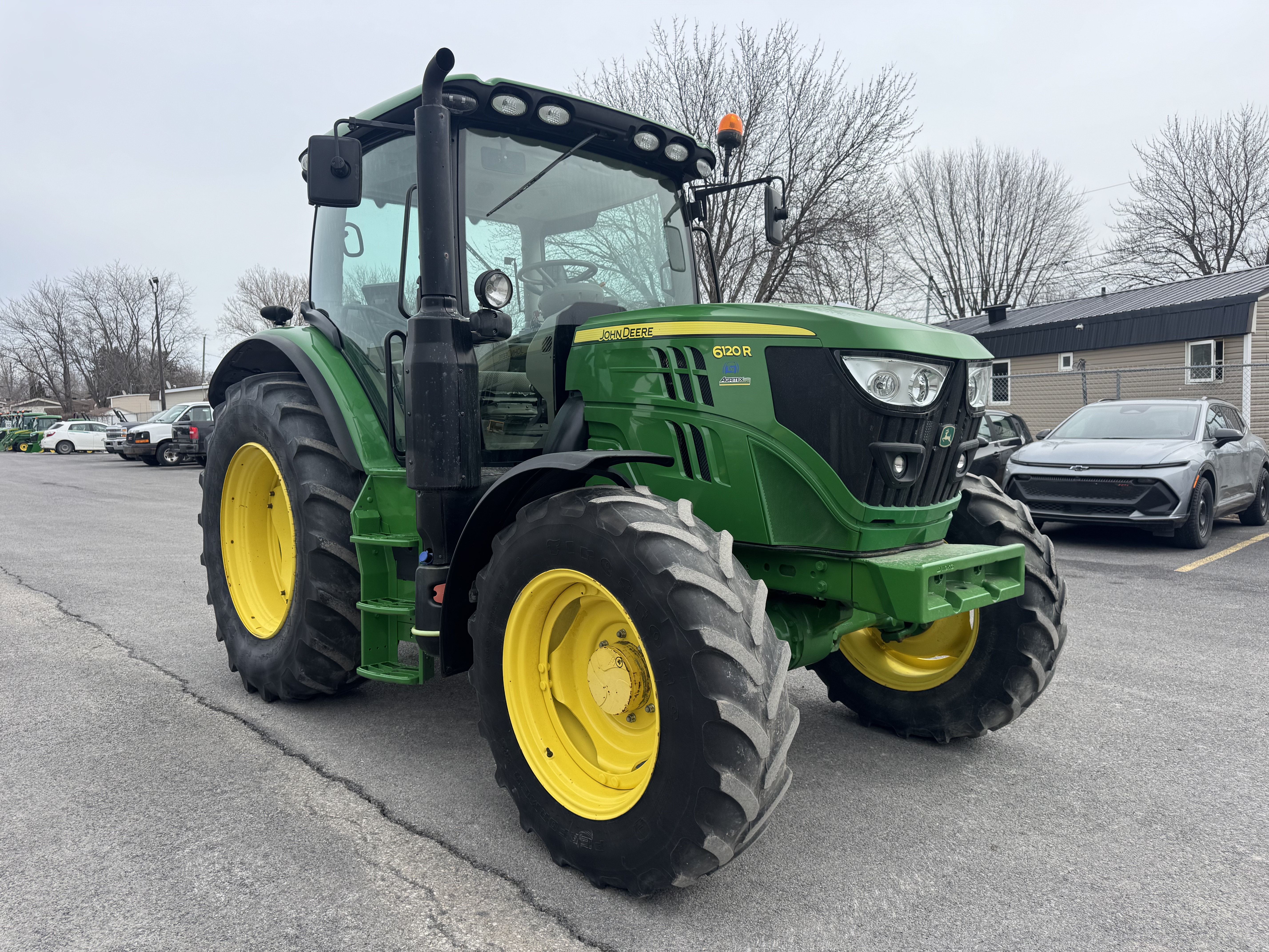 John Deere 6120R