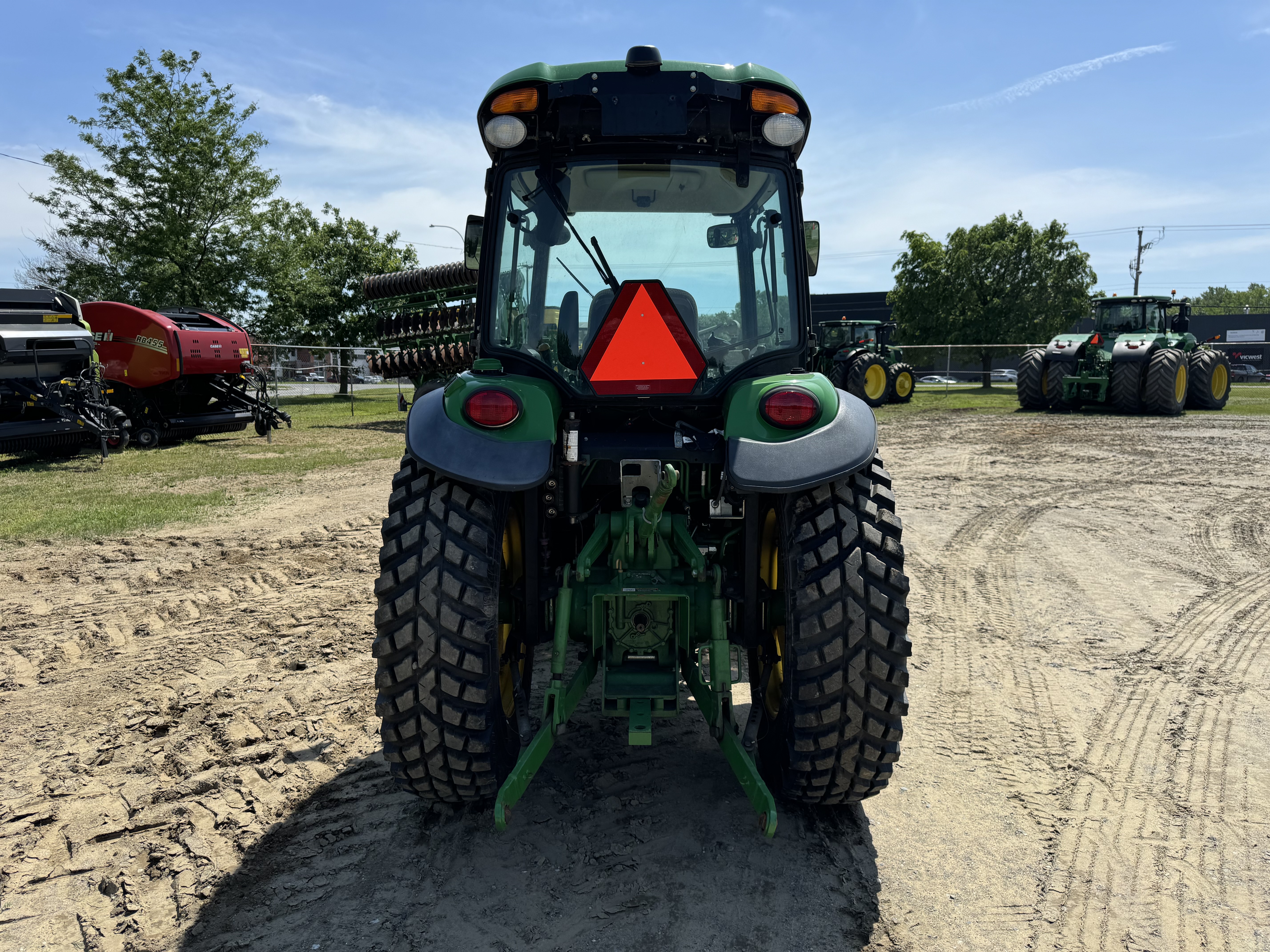 John Deere 4052R GRATTE NOKIAN 
