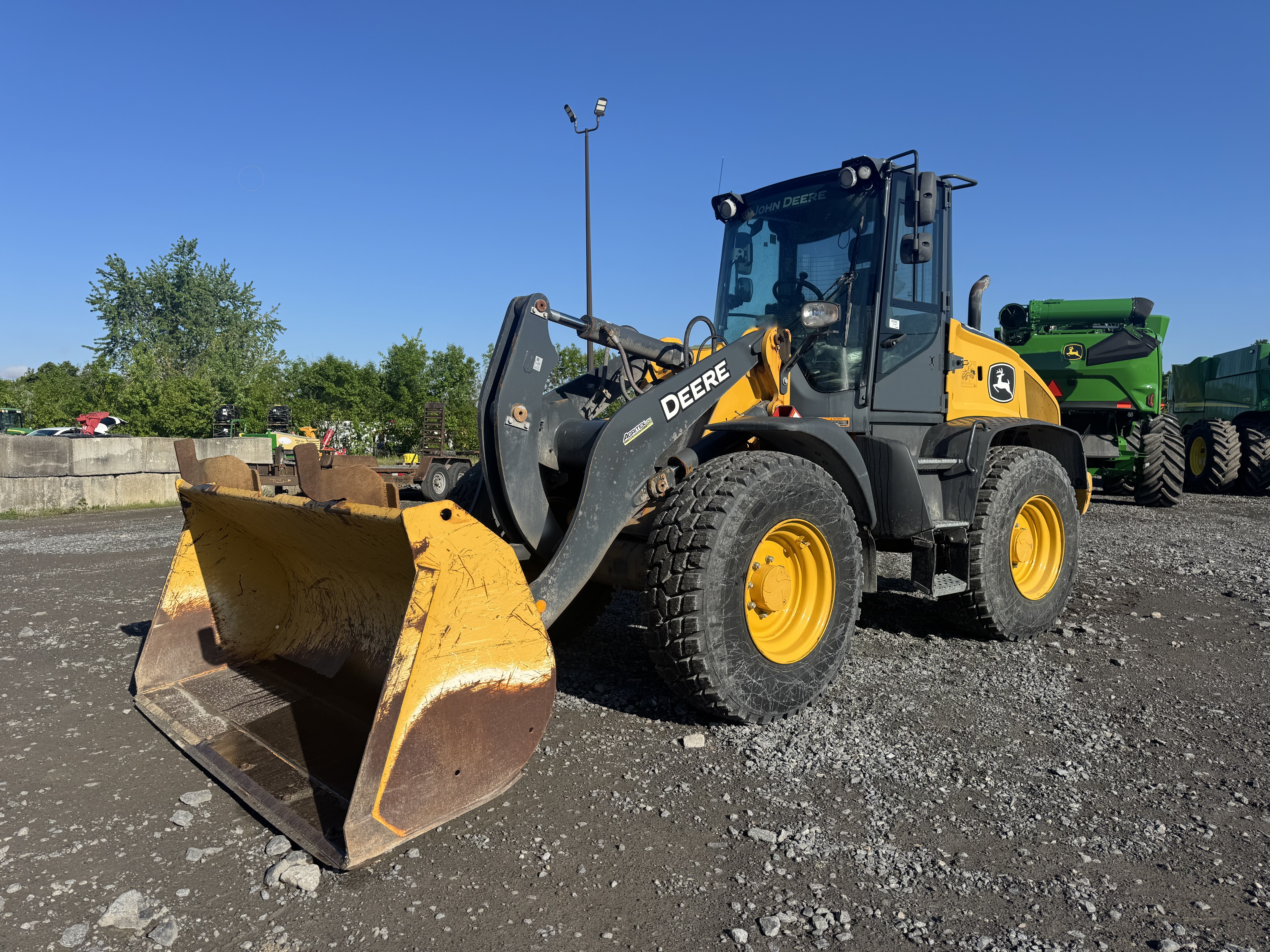 John Deere 344L