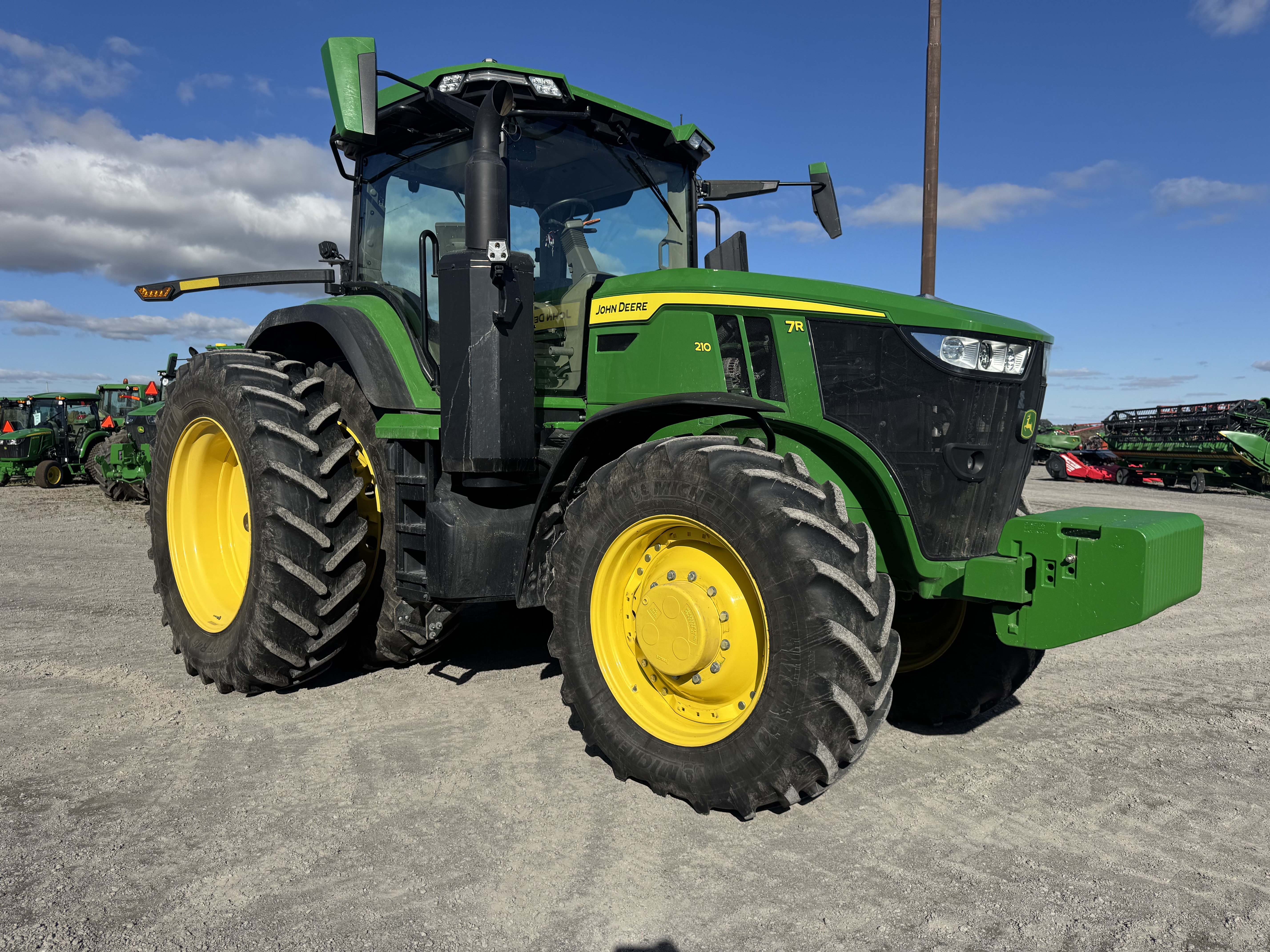John Deere 7R 210