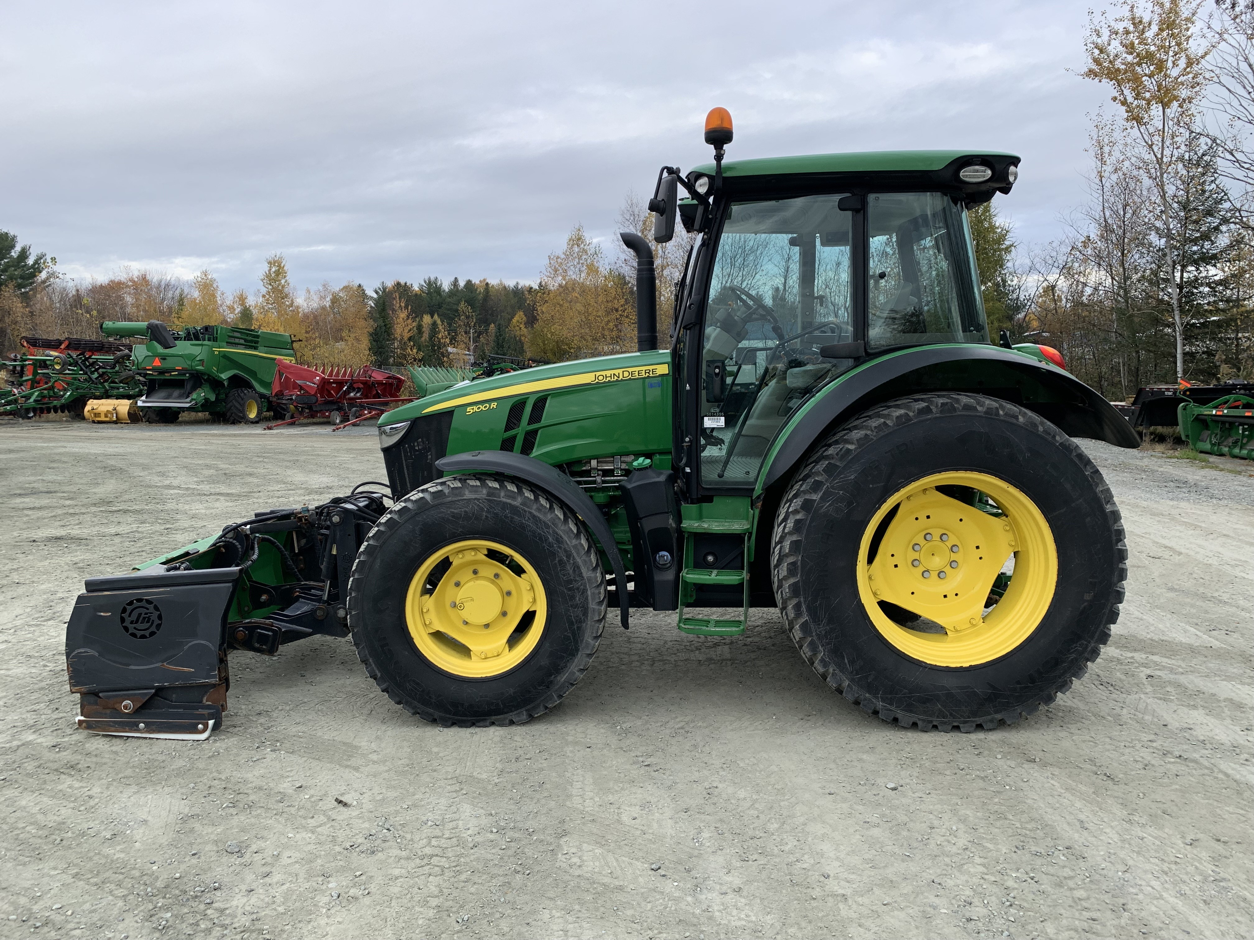 John Deere 5100R NOKIAN JRTX-XP