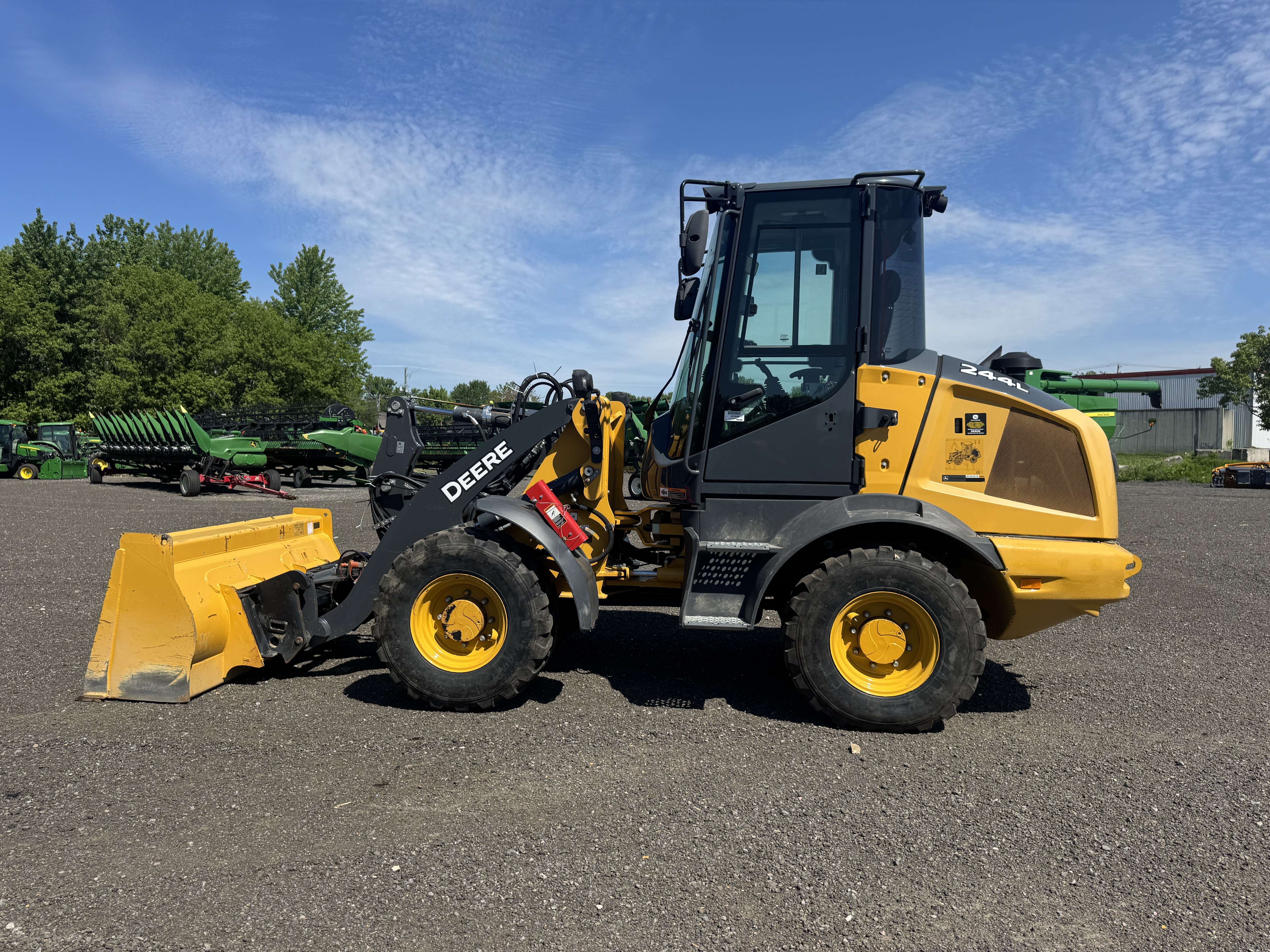 John Deere 244L