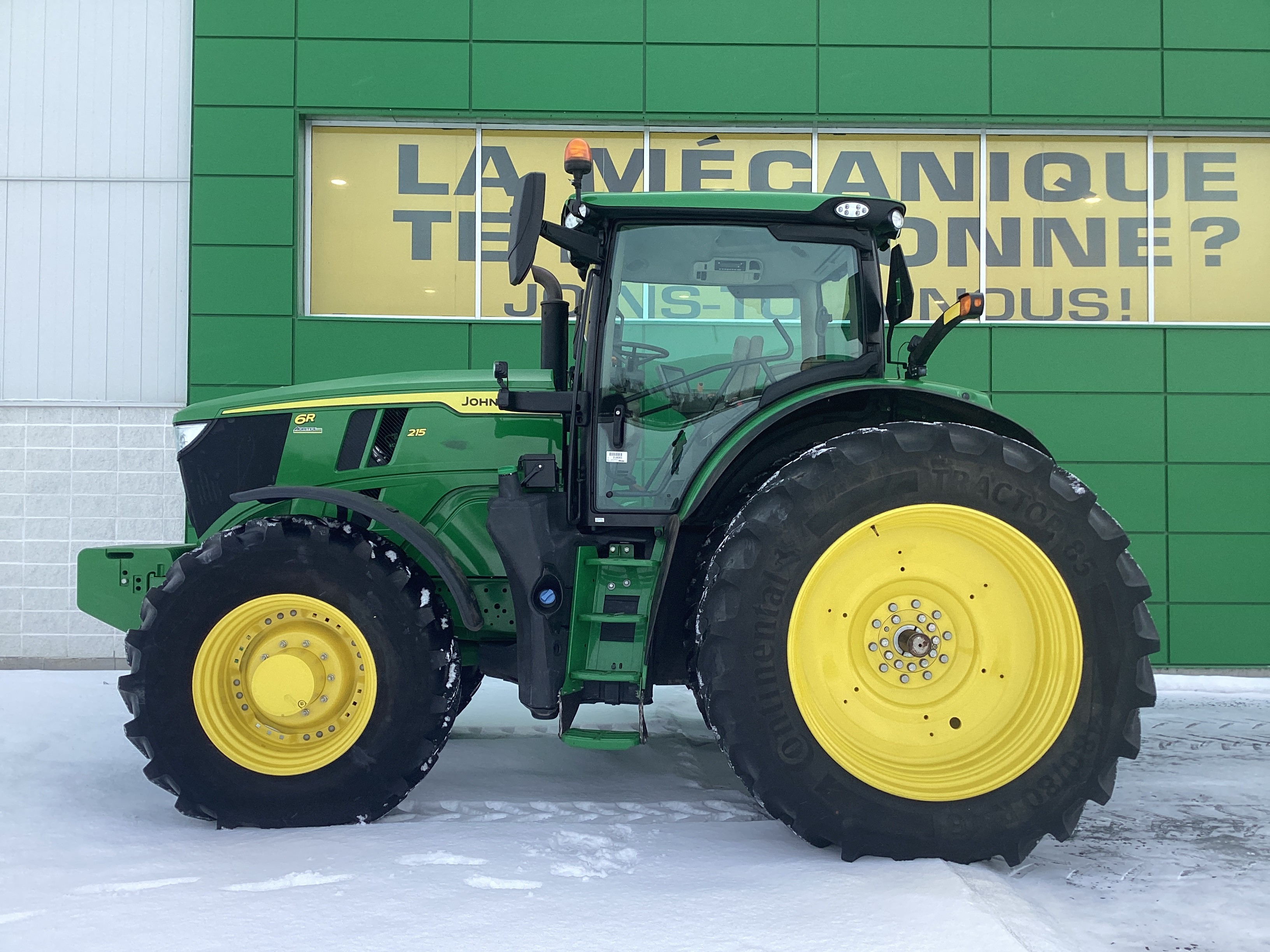 John Deere 6R 215