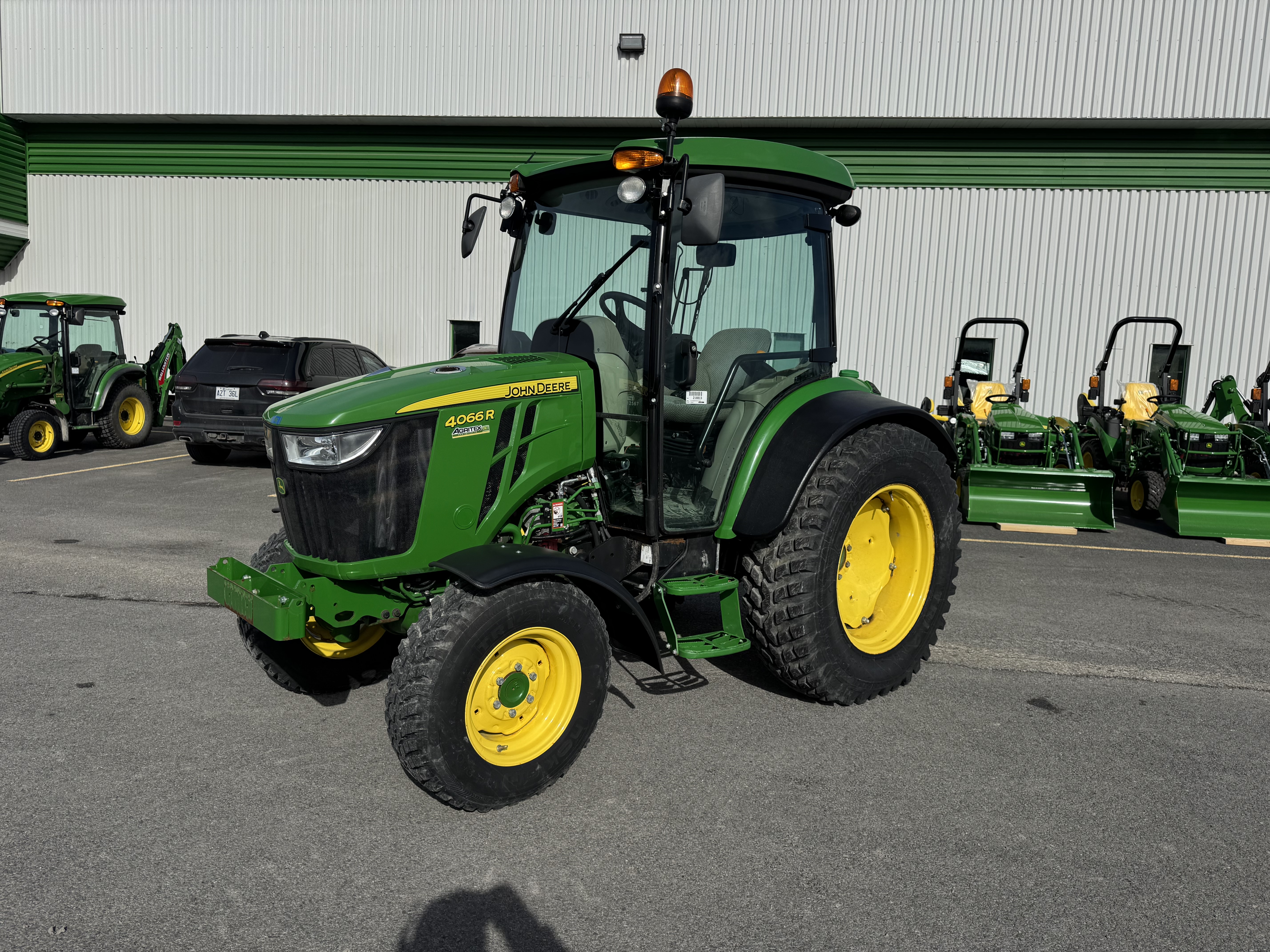 John Deere 4066R
