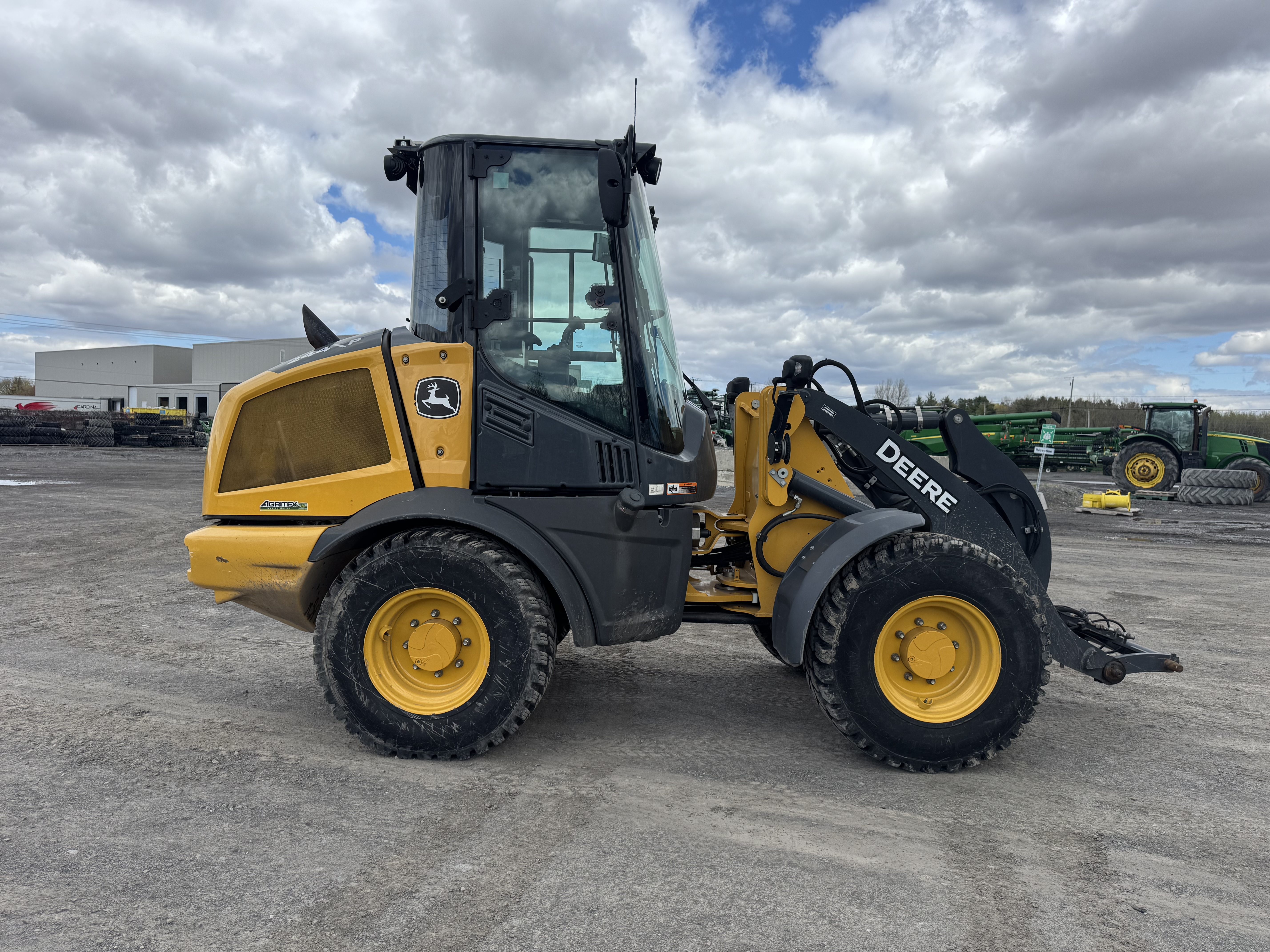 John Deere 244P